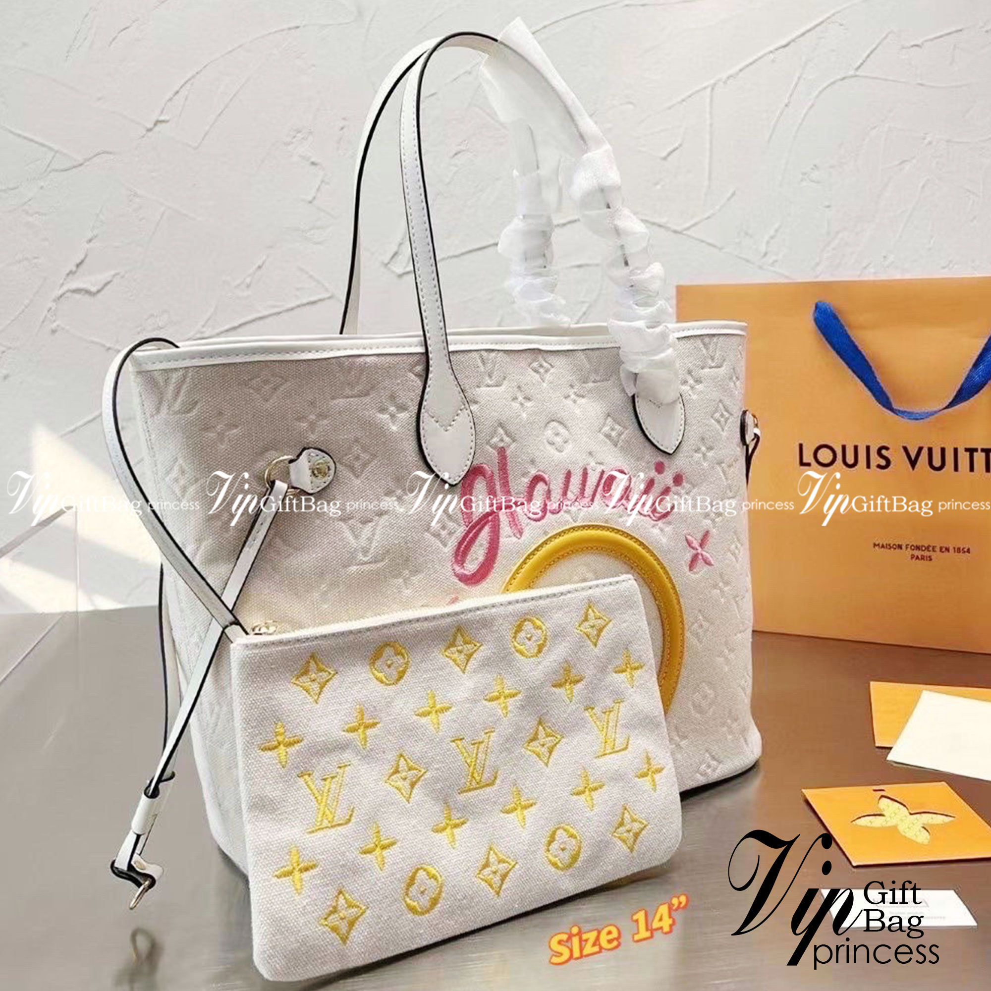 LV Tote Bag / LV Hawaii Summer Bag กระเป๋าสะพายทรงโท้ท มาพร้อมใบเล็กน่ารัก วัสดุหนังแคนวาสปั้มลายโมโนแกรม รุ่นลิมิเตด ฮอตสุดเเล้วซิส ได้ทุกลุค เกรดงานสวย น่ารักมากๆ งานชนชอป ใช้ได้ Everyday Look เลยค่า