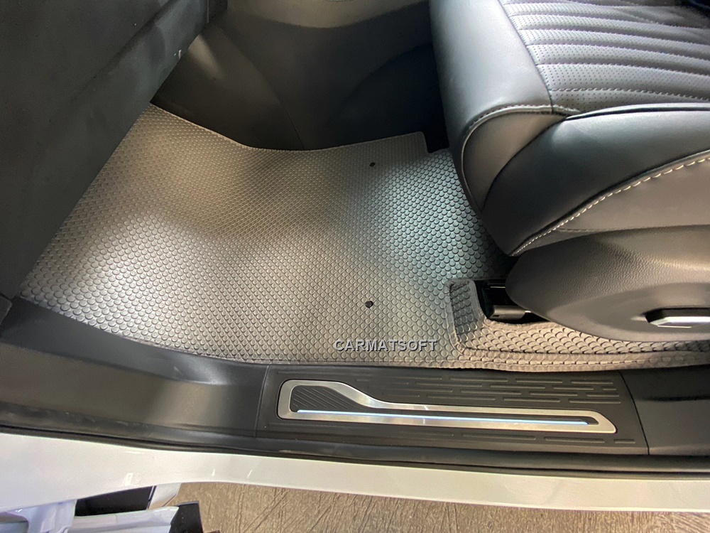 พรมปูพื้นรถยนต์ MG MAXUS 9 พรมกระดุมเม็ดเล็กpvc เข้ารูป สวย ทนทาน เต็มคัน