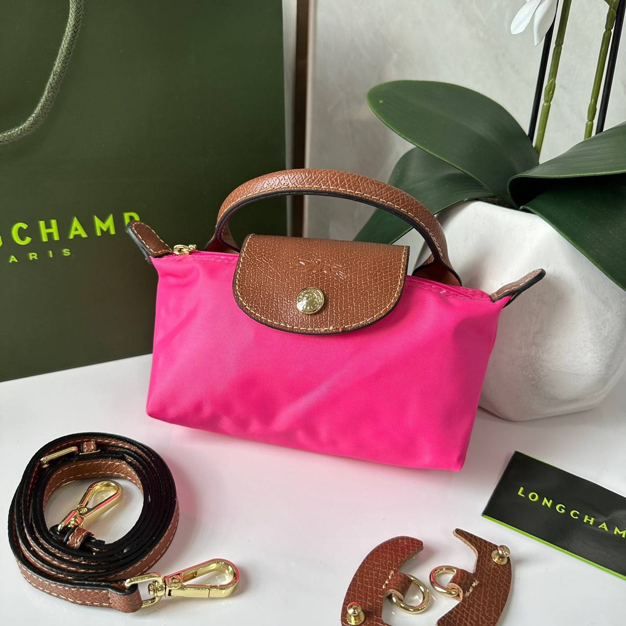 LONGCHAMP LE PLIAGE ORIGINAL Pouch with handle กระเป๋าใบเล็กขนาดกระทัดเหมาะกับใส่ของจำเป็นจุกจิก กันน้ำได้ พร้อมส่ง