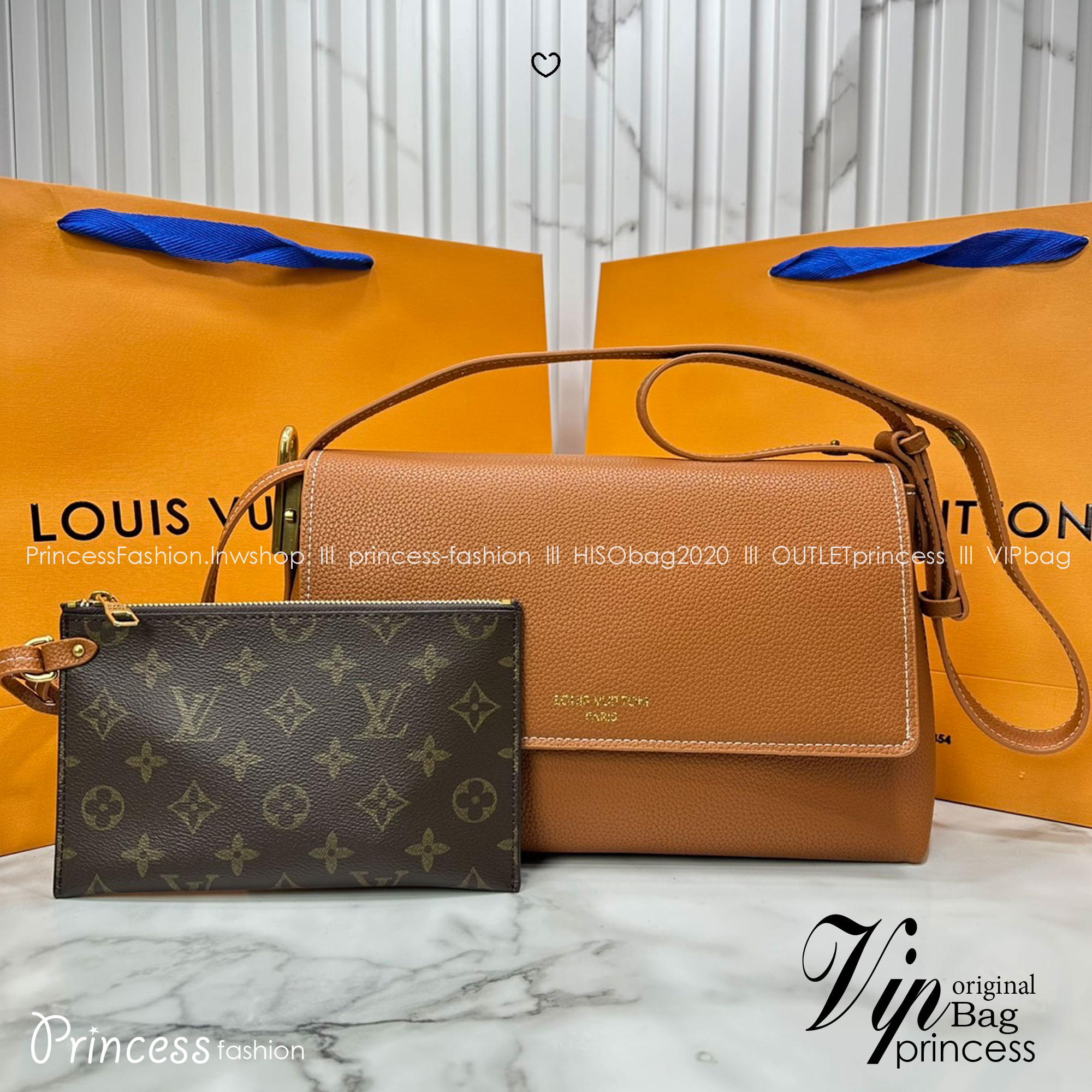 ORI หนังแท้ | LV Low Key Messenger Bag กระเป๋าสะพายทรงแมสเซ็นเจอร์ รูปทรงใหม่ สไตล์เรียบง่ายแต่หรูหรา ตกแต่งด้วยแม่กุญแจสีทองวินเทจ พร้อมใบลูกลายโมโนแกรมเพิ่มฟังชั่นการใช้งาน