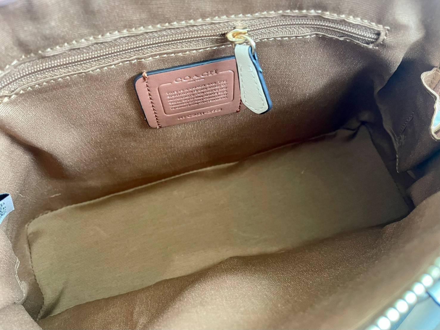 Coach KATY SATCHEL IN SIGNATURE CANVAS (COACH 2558) [Light Khaki Chalk]