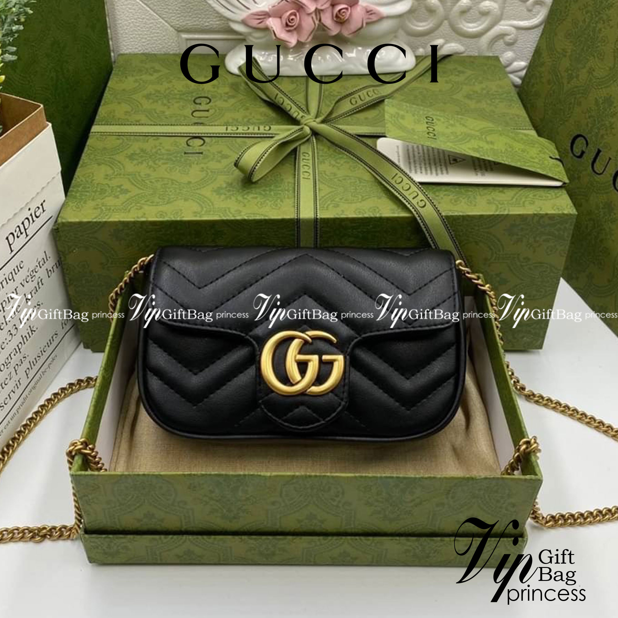 หนังแท้ GUCCI GG Marmont Super Mini กระเป๋าสะพายข้างใบเล็ก น้องมินิ น่ารั๊กมุ้งมิ้ง วัสดุหนังแท้เชฟรอน สายสะพายแบบโซ่ อะไหล่ทองหรูหรา ด้านหน้าประดับโลโก้แบรนด์หรู ทนทาน แข็งแรง น้ำหนักเบา น่ารักมุ้งมิ้ง ไม่ควรพลาดเลยค่า ภาพสินค้าถ่ายจากงานขายจริง ใช้งานต่