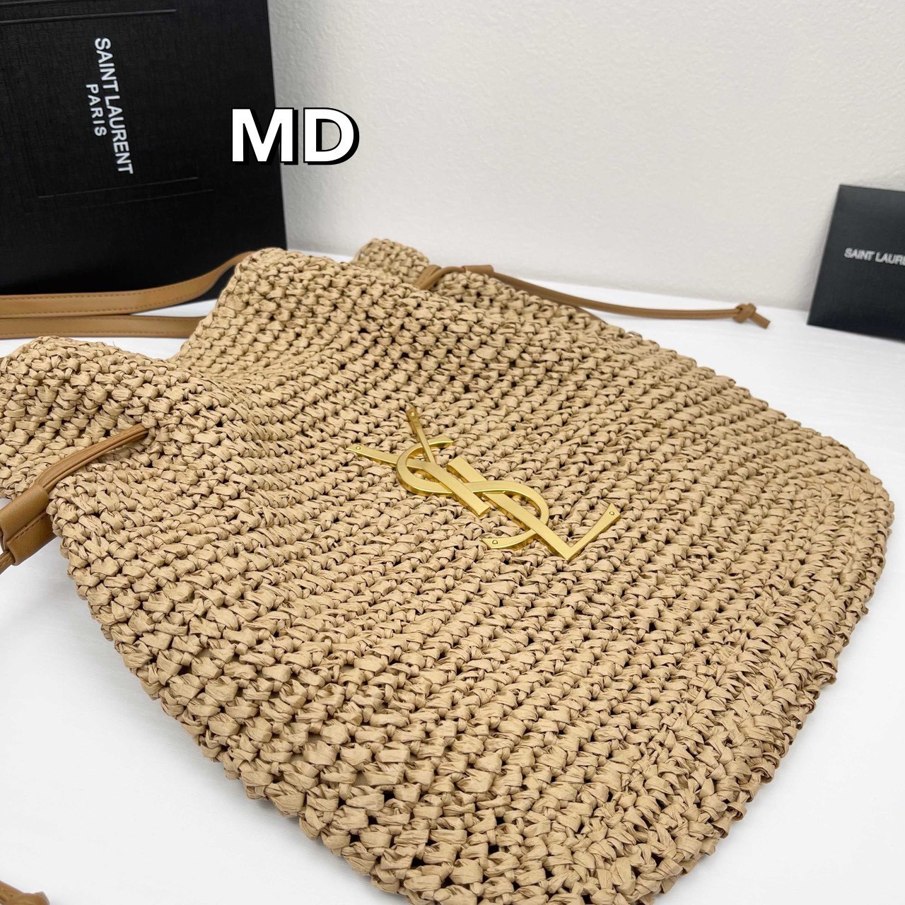 YSL Raffia crochet Icare maxi shopper bag กระเป๋าสะพายทรงโท้ทงานถักโครเช จะกี่รุ่นก็แรงไม่ไหว! ทรงสวยใบใหญ่ รูปทรงยืดหยุ่น ใส่ของได้แบบจุใจ เป็นไอเท็มที่สามารถหยิบมาใช้ได้ง่ายในทุกวัน