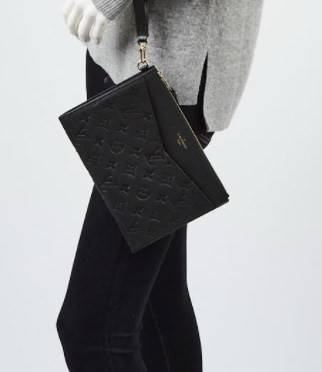 VIP 】จัดสินค้าคุณภาพมาให้สาวๆได้ใช้กันค่าา😘 Louis Vuitton Pochette Mélanie MM Monogram ใช้ขึ้นเครื่องได้เลย✈️ ✔️กระเป๋า ทรงคลัท แบบมีสายคล้องมือ ถอดออกได้หนึ่งสาย ✔️หนังแท้หนา ลายหนังพิมพ์ลายแบรนด์ได้สวยงามมากๆค่ะ