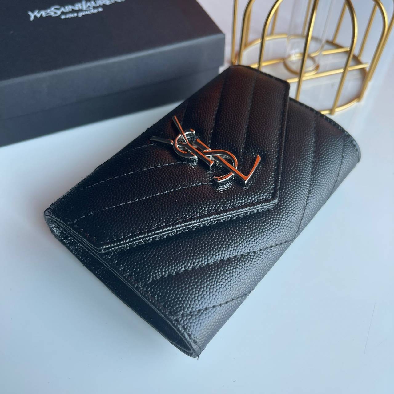 VIP 】YSL SAINT LAURENT SHORT WALLET งานหนังแท้ สวยงามมากมายที่สุดเกินบรรยายเลยค่าาา ได้ไปไม่ผิดหวังแน่นอน เป็นอีกรุ่นหนึ่งที่ห้ามพลาดเลยตอนนี้ กำลังฮิตกันเลยค่าา สาวๆ Must Have!!!! Full Box Set นะค๊าาา
