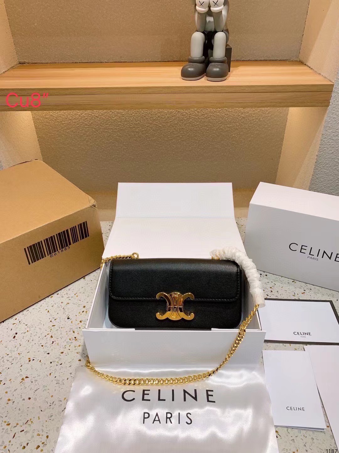 CELINE CHAIN SHOULDER BAG CLAUDE IN SHINY CALFSKIN / CELINE MINI TRIOMPHE BAG กระเป๋าสะพายกึ่งคลัทช์ สายโซ่สีทองสะพายไหล่ พกพาง่าย พร้อมเสิร์ฟครบ box set ในราคาสุดคุ้ม ของมันต้องมีน้า