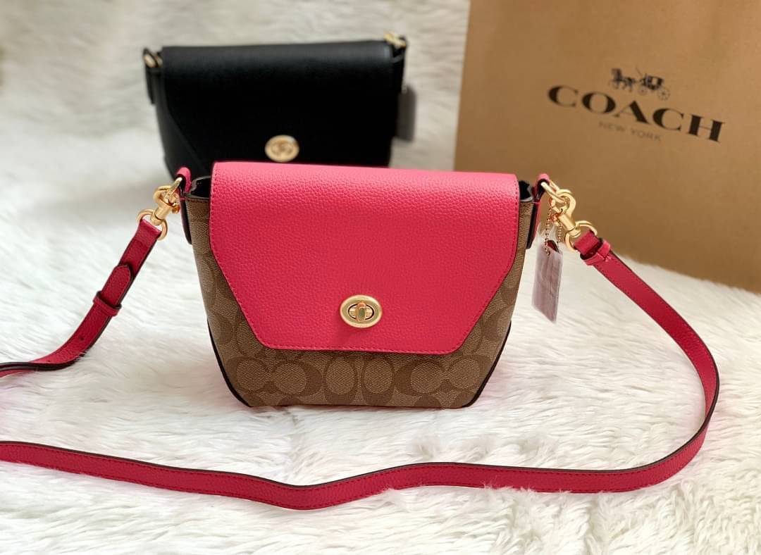คอลเลคชั่นใหม่ ทั้งสวยทั้งคุณภาพค่ะ😘 COACH KARLEE CROSSBODY BAG 💐พร้อมส่ง ได้ไปไม่ผิดหวังแน่นอนค่ะ! สวยๆแบบคนดังระดับโลกกันค่าา กระเป๋าสะพายแบบครอสบอดี้ร์ หนังแท้นิ่มสวยงามมากๆค่ะ รูปทรงน่ารักกระทัดรัด เปิดปิดกระเป๋าแบบหมุนล็อค ภายในสามารถ