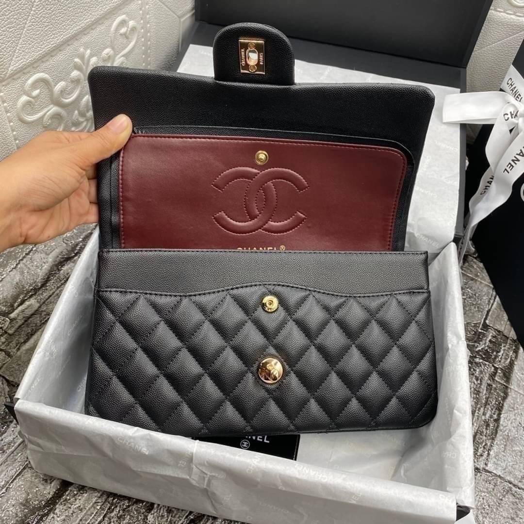 หนังแท้ CHANEL Classic Caviar 25cm กระเป๋าสะพายคลาสสิก หนังแกะและโลหะสีทอง ภาพสินค้าถ่ายจากงานขายจริง ใช้งานต่างประเทศได้