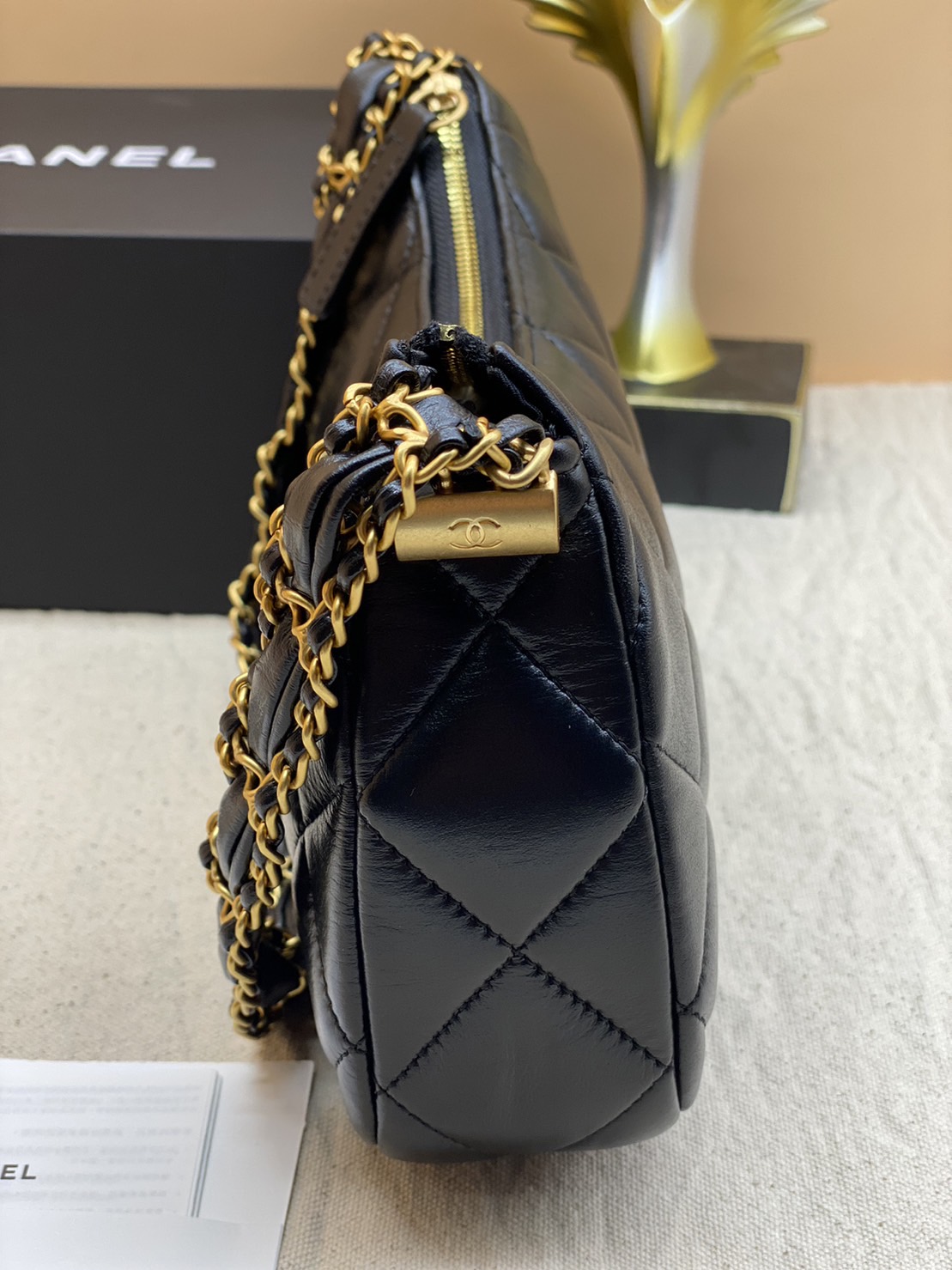 CHANEL 23K HOBO Medium 25cm ออริสลับแท้ ใช้งานต่างประเทศได้ งานเกรดหนังสวย อะไหล่ทองสวยหรู กระเป๋าสะพายทรงโฮโบ มี 2 ขนาดกำลังสวย ดีไซน์ใหม่ 2023