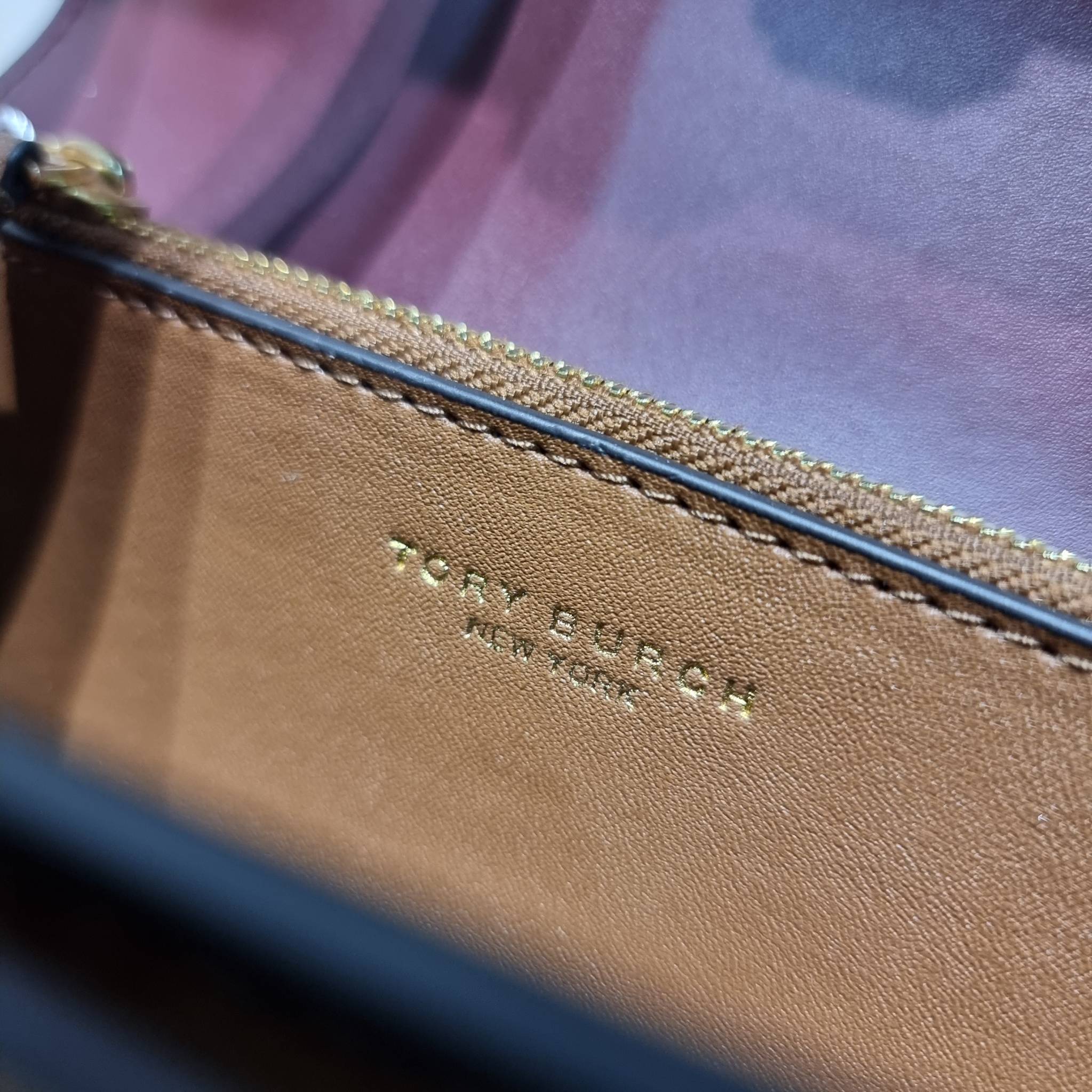 Tory Burch Bag / TORY BURCH ELEANOR SMALL CONVERTIBLE SHOULDER BAG ฮอตไอเท็ม รุ่นนี้ขายดีขายหมด สวยหรู คุณหนู ผู้ดี!! หายากมากแล้วน้า