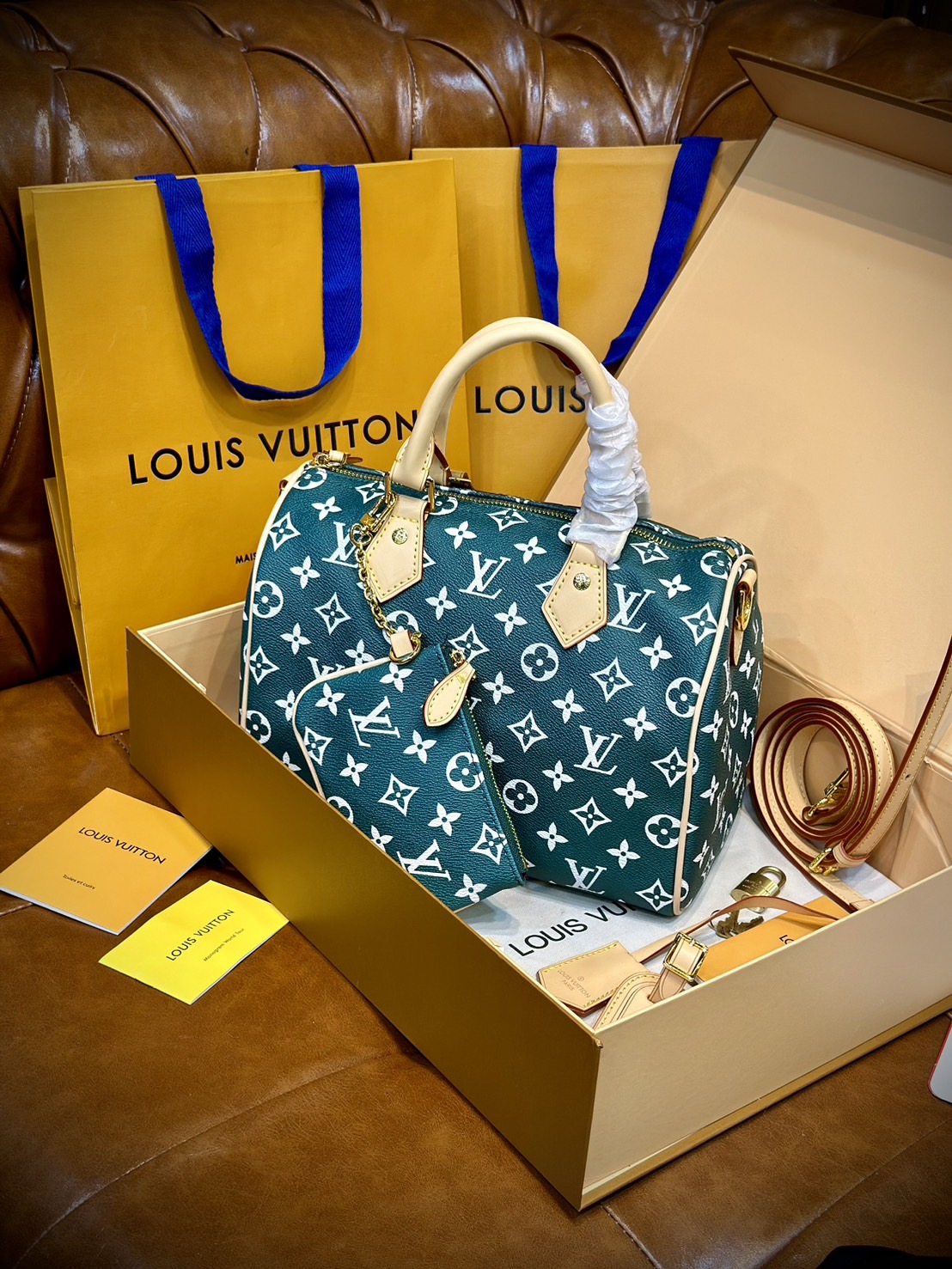 LV Speedy P9 Bandoulière 25 กระเป๋าสะพายสปีดี้รุ่นใหม่หรูหรา กระเป๋าทรงหมอนท็อปฮิตดีไซน์ใหม่ต้อนรับฤดูร้อน โดดเด่นด้วยการตกแต่งลายพิมพ์สดใส รูปทรงสวยตลอดกาล