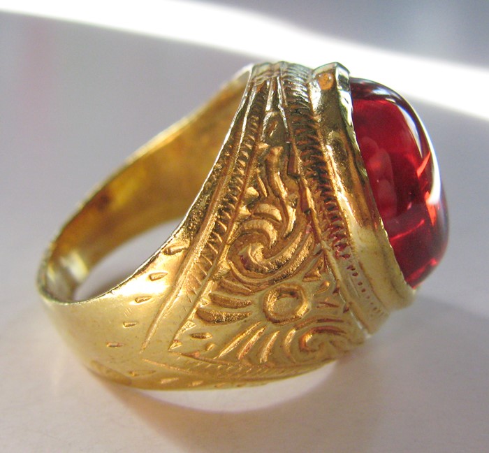 สินค้าหมดค่ะ แหวนพลอยมณีใต้น้ำ(เพชรพญานาค)สีแดงเนื้อทองเหลือง(ทุกราศี)ค่ะ