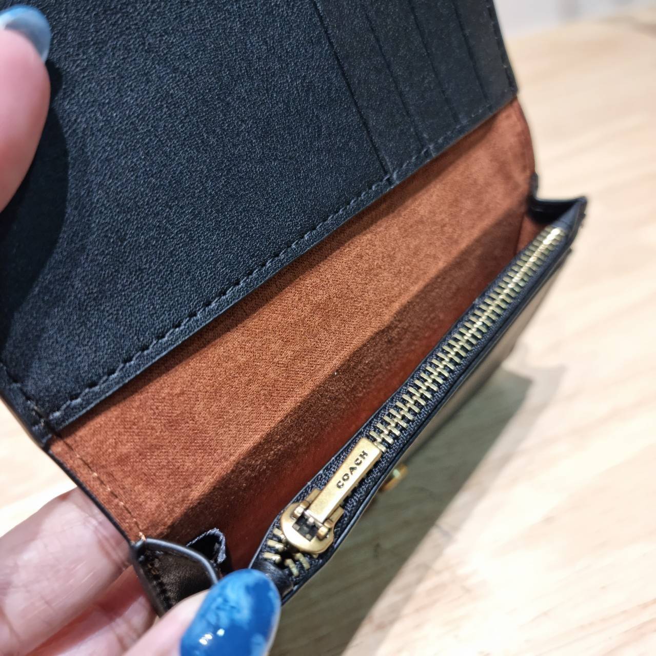 COACH SLIM CARD CASE IN SIGNATURE CANVAS C4818 / C5870 / C4818 กระเป๋าถนอมบัตรกึ่งกระเป๋าสตางค์ เกรดท็อปออริ เกรดดีสุด สลับแท้ 1:1 ใช้ต่างประเทศได้