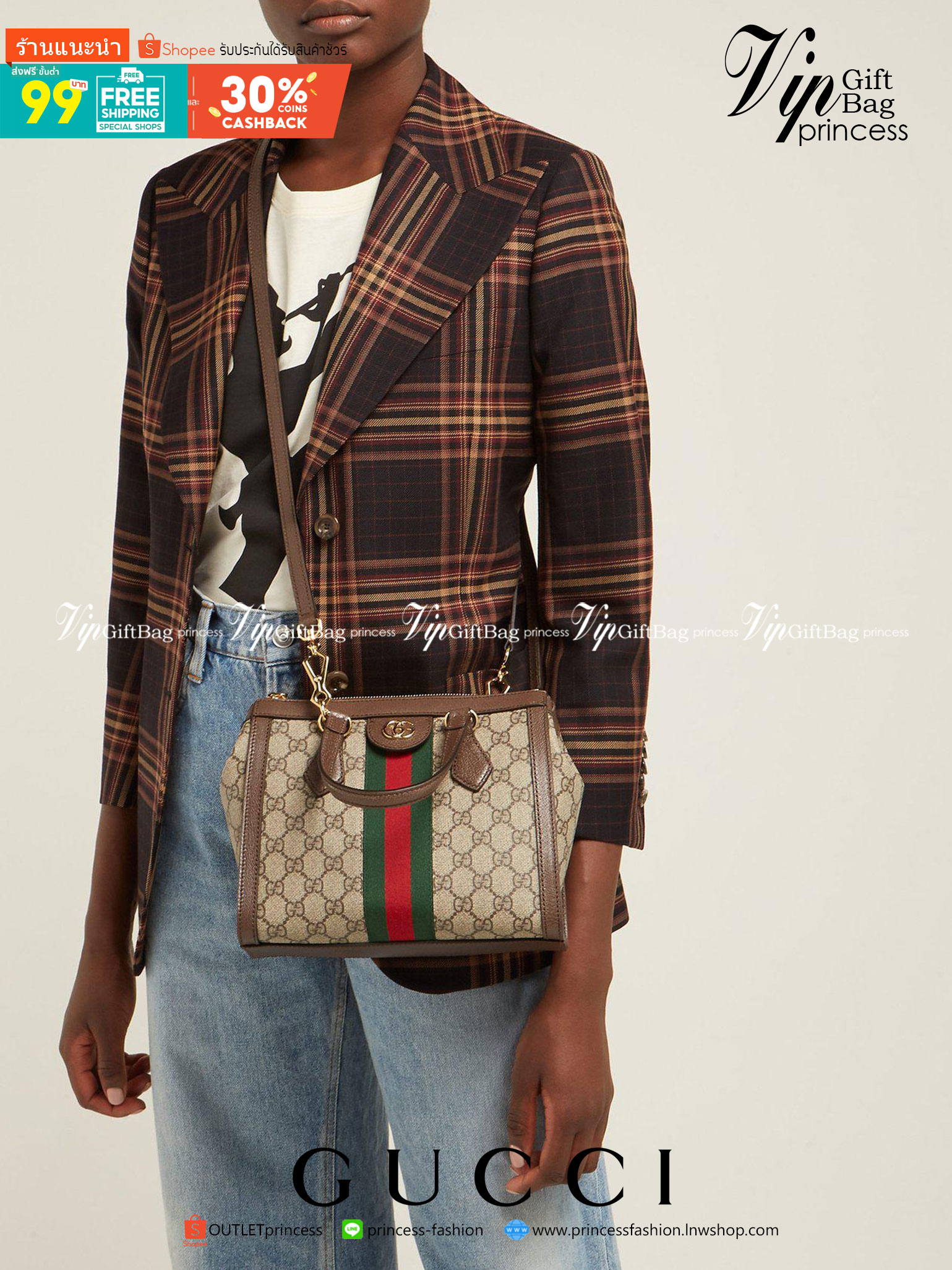 GUCCI Ophidia Small GG Tote Bag GC CLASSIC SMALL TOTE BAG WITH GWP กระเป๋าถือ/สะพาย อีกรุ่นหายาก ที่คงความสวยคลาสสิค และเรียบหรู วัสดุหนังแคนวาส ดีไซน์แถบคาดโดดเด่น รูปทรงสวยน่าใช้มากๆ สะพายขับผิว เปิด-ปิดกระเป๋าด้วยซิป หัวซิปตัว G อะไหล่สีทอง ภายในโล่งกว