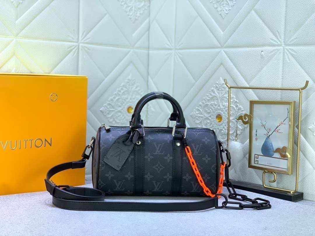 LV Keepall Bandouliere 25 Monogram Eclipse Canvas กระเป๋าสะพายใบเล็กสีดำคลาสสิก เกรดออริ 1:1 ใช้งานต่างประเทศได้