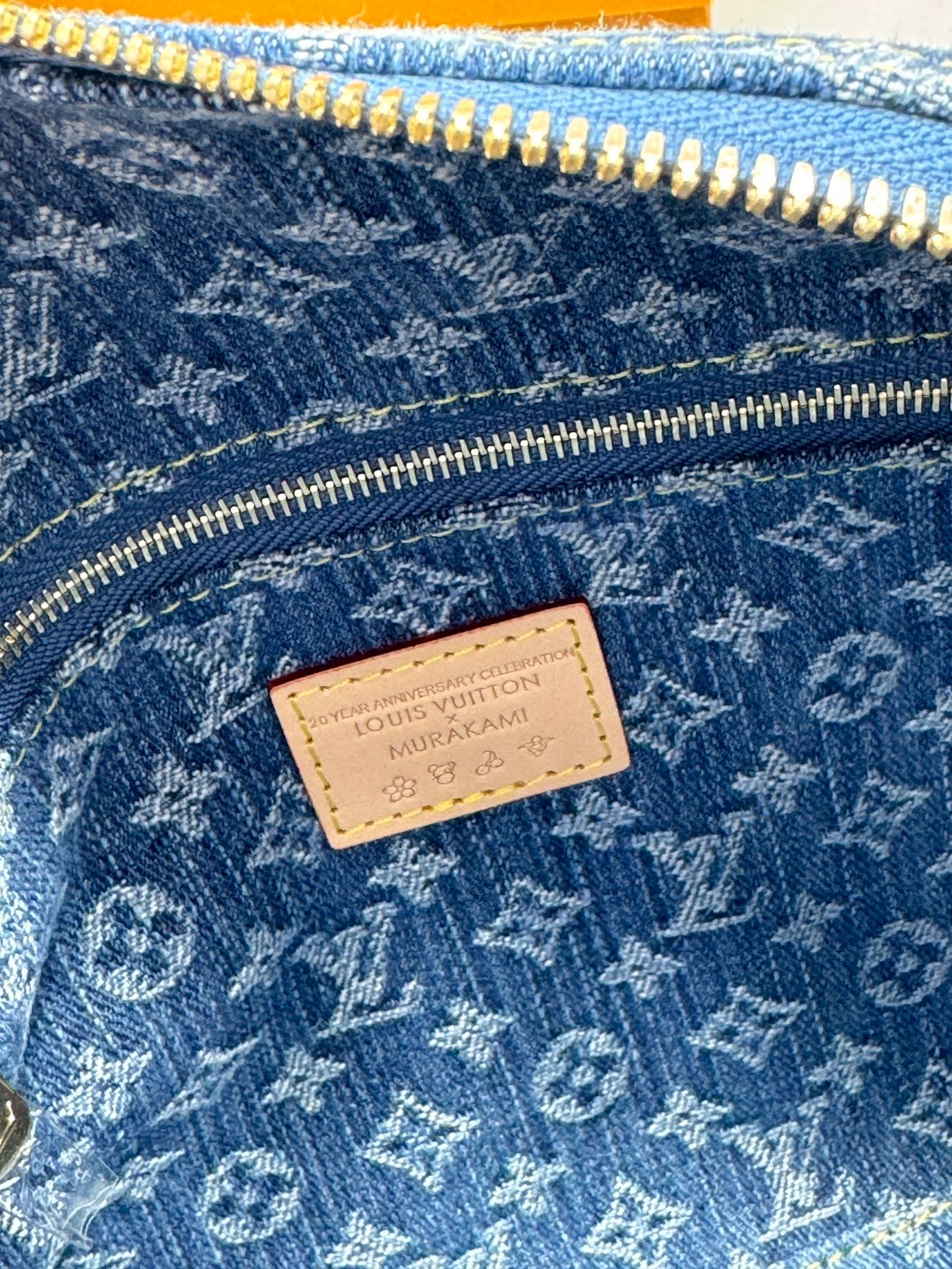 ORI หนังแท้ | LV x TM Cosmetic Pouch GM Monogram cherry denim กระเป๋าทรงพอช กระเป๋าเครื่องสำอางสไตล์โมโนแกรมเดนิม ตกแต่งด้วยงานปักเชอร์รี่สุดน่ารัก