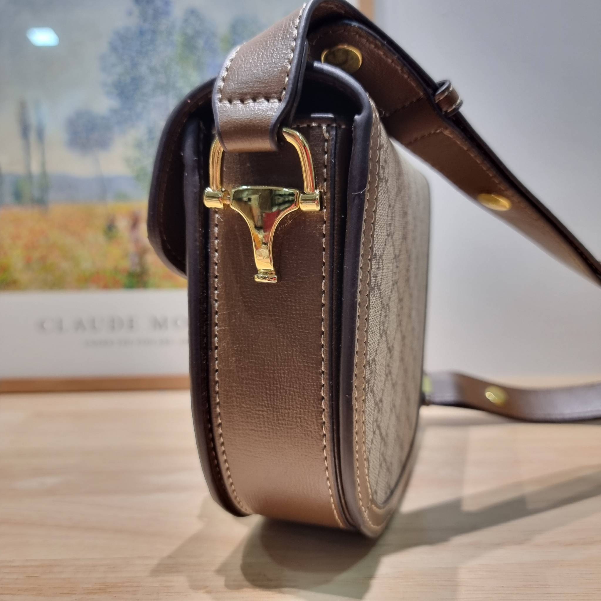 Gucci horsebit 1955 mini rounded bag / GUCCI BAG พร้อมส่ง 2 สี กระเป๋าสะพายไหล่/สะพายข้างทรงคลาสสิค มาในไซส์มินิ กะทัดรัด สวยอยู่ทรง **ล็อทราคาพิเศษสุดคุ้ม