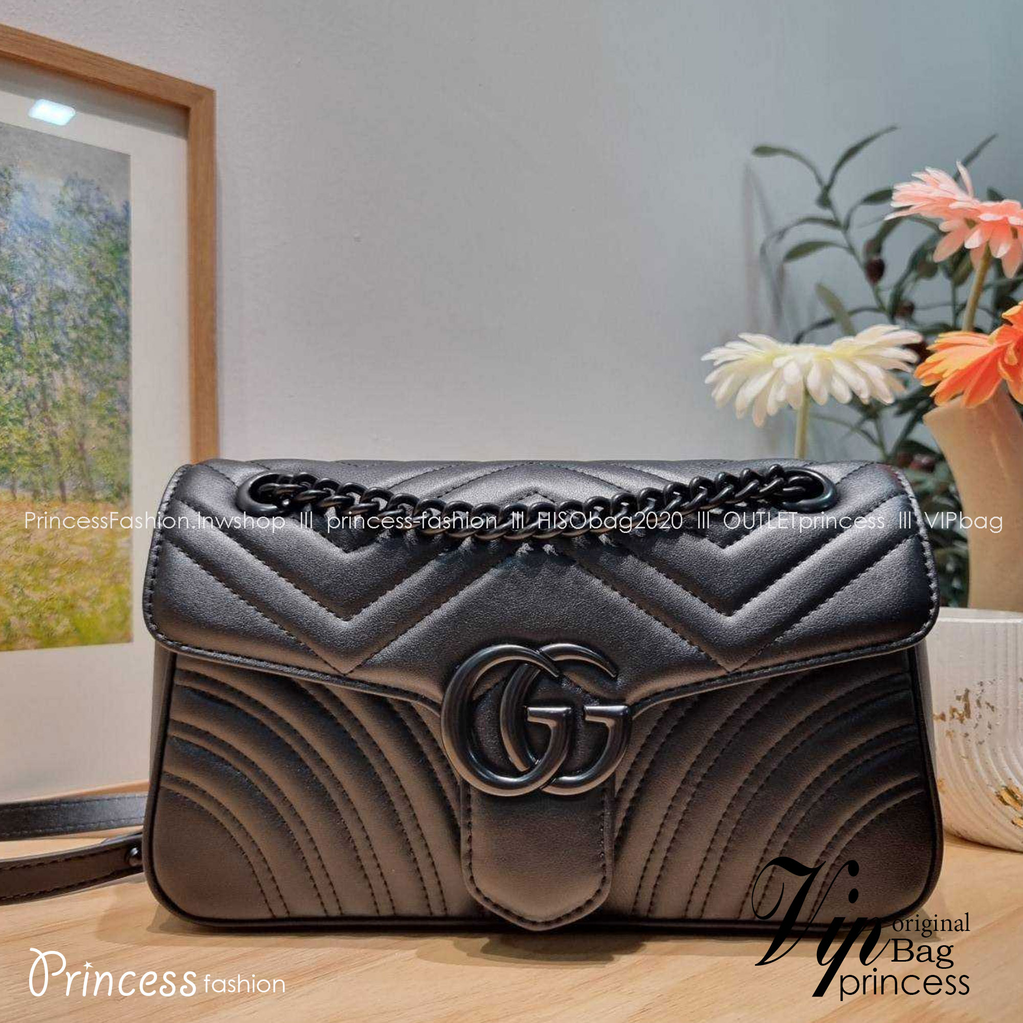 GG MARMONT SHOULDER BAG กระเป๋าสะพายข้างรุ่นคลาสสิค ดีไซน์ใหม่ อะไหล่ดำ สะพายขับผิว ดูแพง อัพลุคได้สบายๆ เปิด-ปิดด้วยตัวกดล็อคแน่นหนา ด้านหลังดีไซน์รูปหัวใจ 🖤