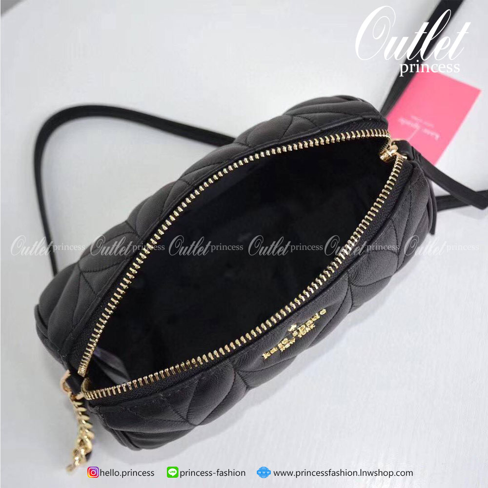 Kate Spade New York กระเป๋าถือหรือสะพายหนังนิ่ม ทรง Bowling มาใหม่ล่าสุด น่ารักไม่ซ้ำใคร ด้านหน้าประดับโลโก้สีทอง อะไหล่ทองหรู น้ำหนักเบา เปิด-ปิดด้วยซิป ใส่โทรศัพมือถือ iphone+ได้ ด้านในมีช่องใส่ของจุกจิก น่ารัก หรูหรา สายสะพายปรับระดับได้ สะพายข้างหรือ 