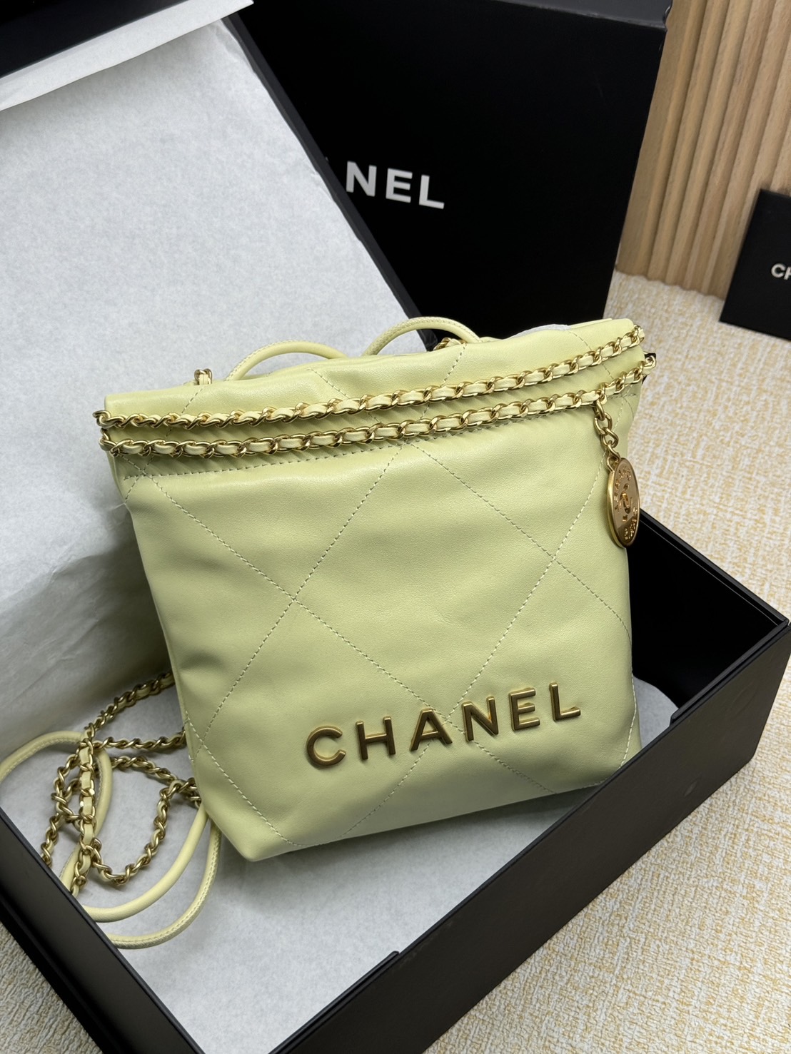 Chanel 22 Mini Handbag With Pearl Chain กระเป๋าทรงโท้ท เกรดออริ สลับแท้ 1:1 ใช้งานต่างประเทศได้