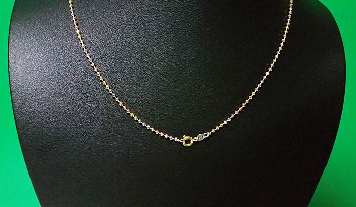 สร้อยคอผู้หญิงสามกษัตริย์ลายไข่ปลา ความยาวทั้งเส้น17นิ้วค่ะ