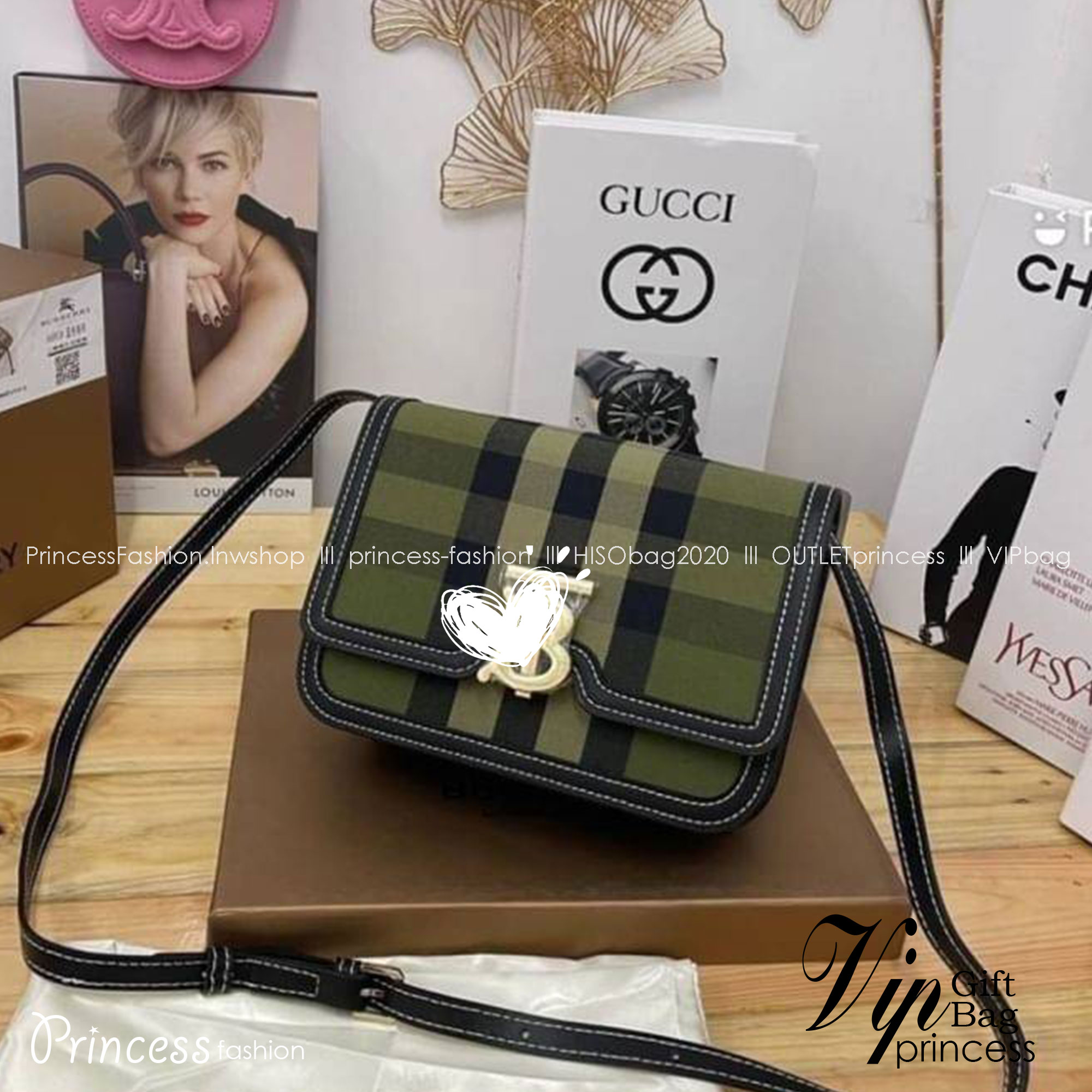 BURBERRY FRAGRANCES CROSSBODY BAG / BURBERRY SMALL CHECK CANVAS AND LEATHER TB BAG สีเขียวเหนี่ยวทรัพย์!! สีเข้าใหม่ คอลเลคชั่นที่ปังตลอดปี รอบนี้ออกแบบสไตล์ผู้ดีอังกฤษ