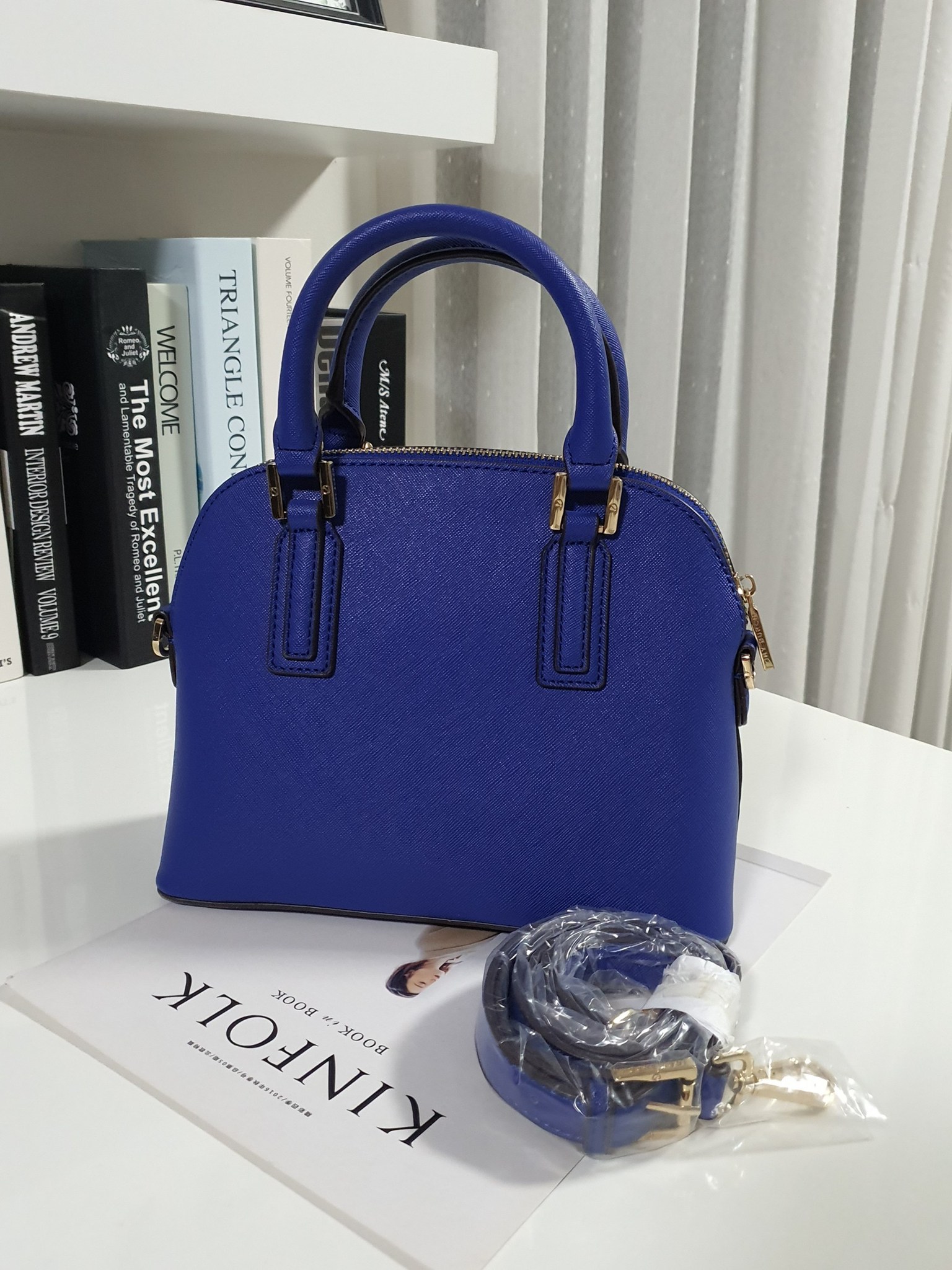 TORY BURCH SAFFIANO HANDBAG กระเป๋าสะพายแบรนด์ดังทรงสุดฮิตหนัง SAFFIANO