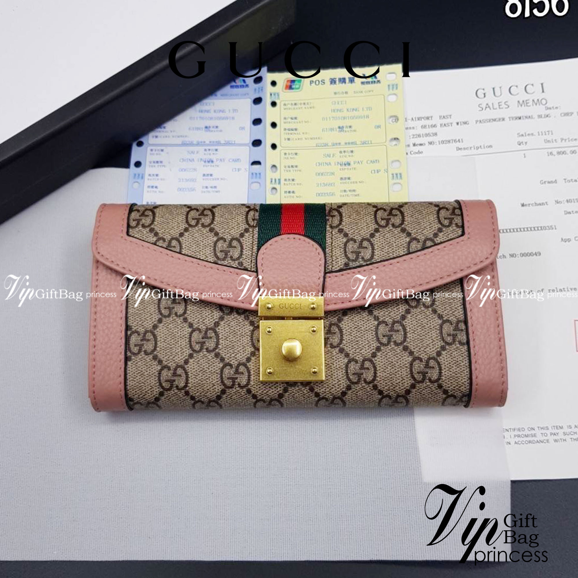 GUCCI LONG WALLET / GUCCI WALLET กระเป๋าสตางค์ใบยาว งานหนังแท้ ผสมผสานความสง่างามและคลาสสิกที่เข้ากับยุคสมัย ด้านหน้าโดดเด่นด้วยซิกเนเจอร์แบรนด์ เป็นอีกหนึ่งรุ่นที่ดาราเชเลปใช้กันเยอะมาก พร้อมส่งที่ไทย ภาพสินค้าถ่ายจากงานขายจริง ใช้งานต่างประเทศได้ค่ะ