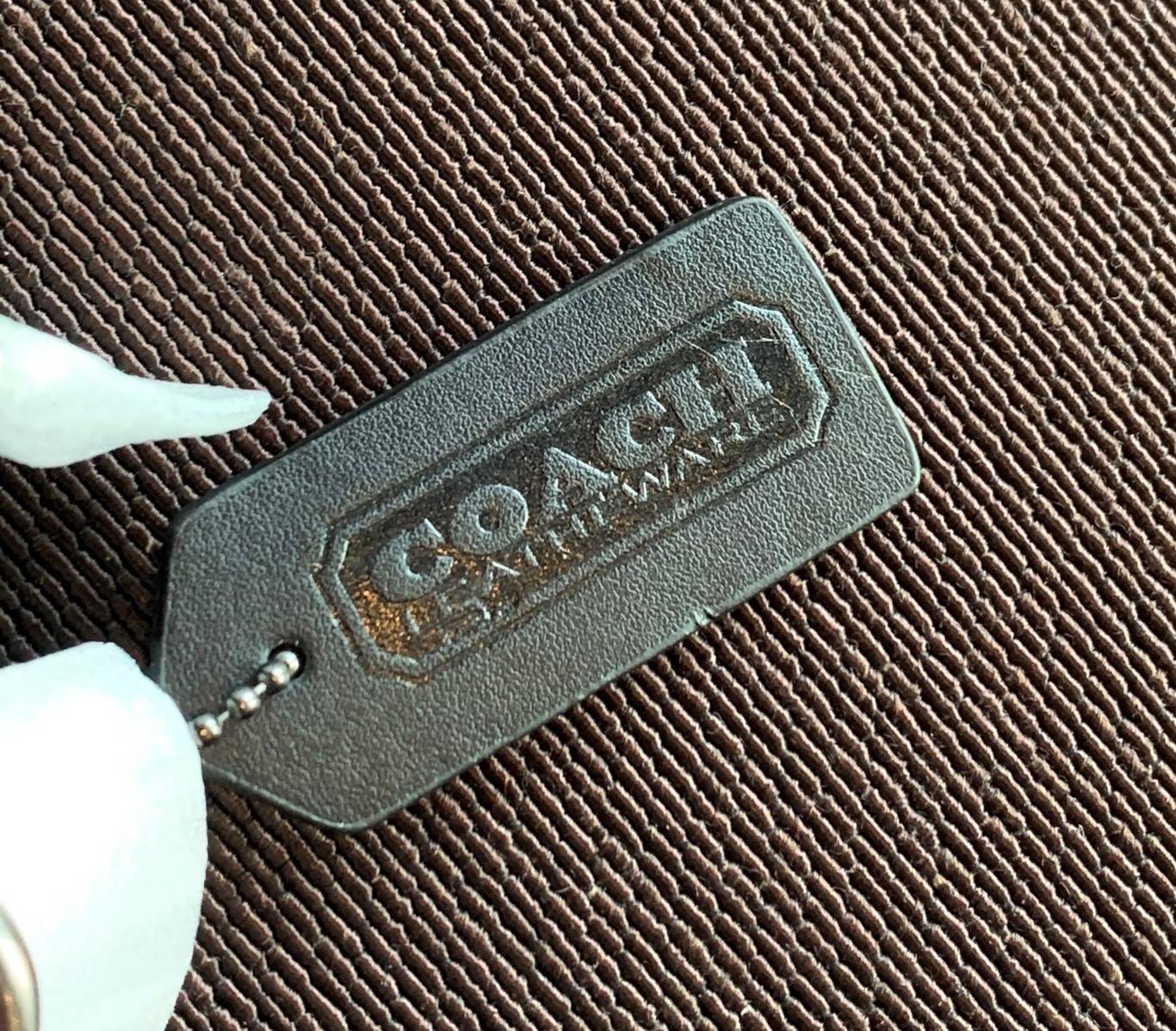 รุ่นสุดคูลล ใช้คู่ได้ทั้งชาย//หญิงเลยค่าา😘 COACH CHARTER CROSS BODY IN SIANATURE JACQUARD((C3780)) 💋พร้อมส่ง สินค้าออกใหม่ ไม่มียังไงไหว!! ✔️กระเป๋าสะพายครอสบอดี้ร์ หรือสามารถสอดมือตรงหนังด้านหน้าถือแบบเก๋ๆได้ด้วยค่าา วัสดุJacquardท