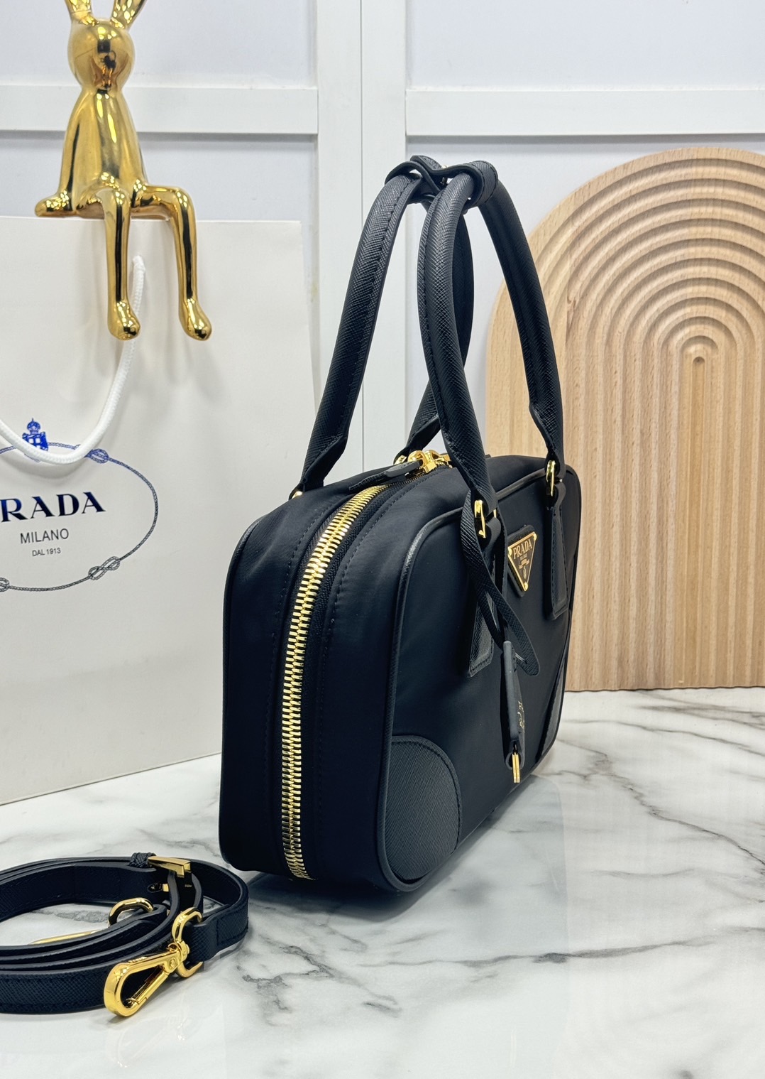 ORI หนังแท้ | Prada Medium Re-Edition 1978 Tote Bag กระเป๋าสะพายใบใหญ่เรียบหรู งานผ้าไนลอนฐานหนัง พร้อมหูจับใช้งานง่าย