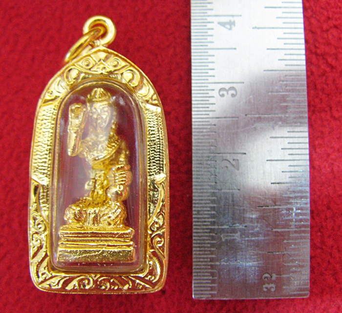 นางกวักเนื้อทองเลี่ยมทองไมครอนพร้อมใบคาถาค่ะ