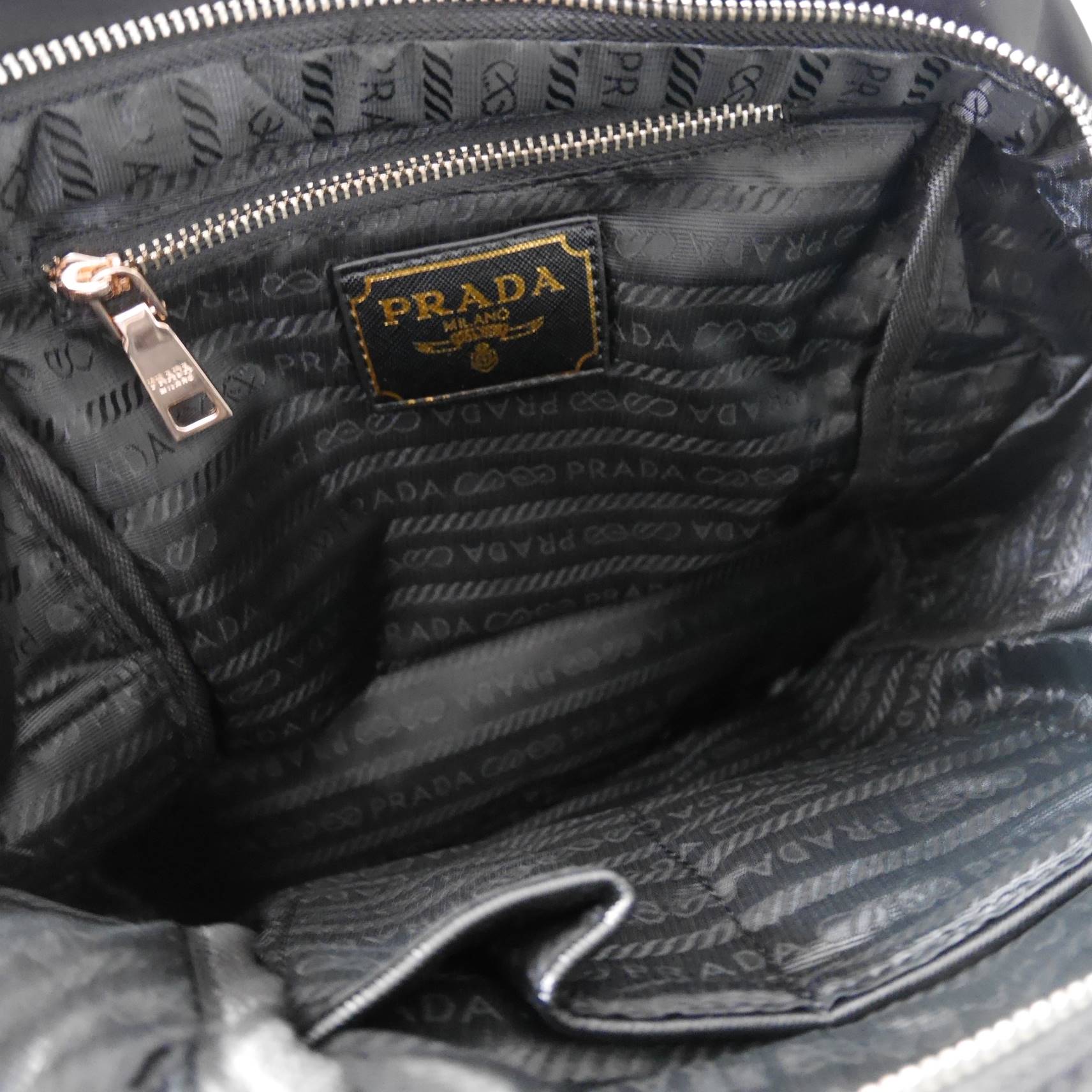 งานพรีเมี่ยมกิ้ฟ จากเคาเตอร์ต่างประเทศนะคะ 🎈 Don't Miss! รุ่นใหม่ล่าสุด PRADA NYLON MINI BACKPACK กระเป๋าสะพายเป้ Size mini พรีเมี่ยมกิ้ฟจากเคาน์เตอร์ต่างประเทศรุ่น Limited edition ที่ฮ๊อตสุดๆ วัสดุเป็น Nylon เนื้อหนาคุณภาพดีตขนาดกะทัดรัดกำลั