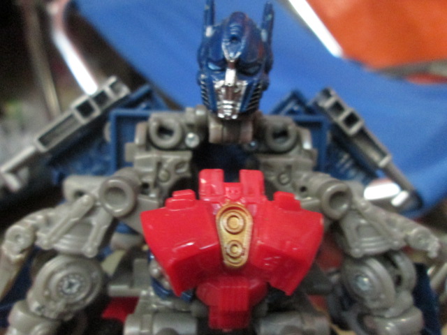 Transformer_Optimus Prime_Official Hasbro Rights Reserved โมเดลซูเปอร์ฮีโร่และตัวละครจากการ์ตูนชื่อดัง