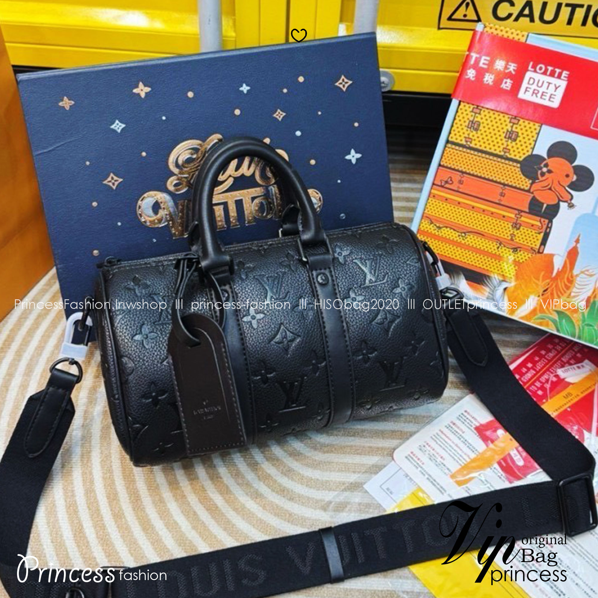 V Keepall Bandouliere 25 Bag กระเป๋าทรงหมอนสุดฮิต สีดำสวยคลาสสิค ดูแพงสุดๆ เท่และหรูในใบเดียว มาพร้อมสายสะพายแบบสปอร์ต ดีไซน์เริ่ดไม่ซ้ำใคร