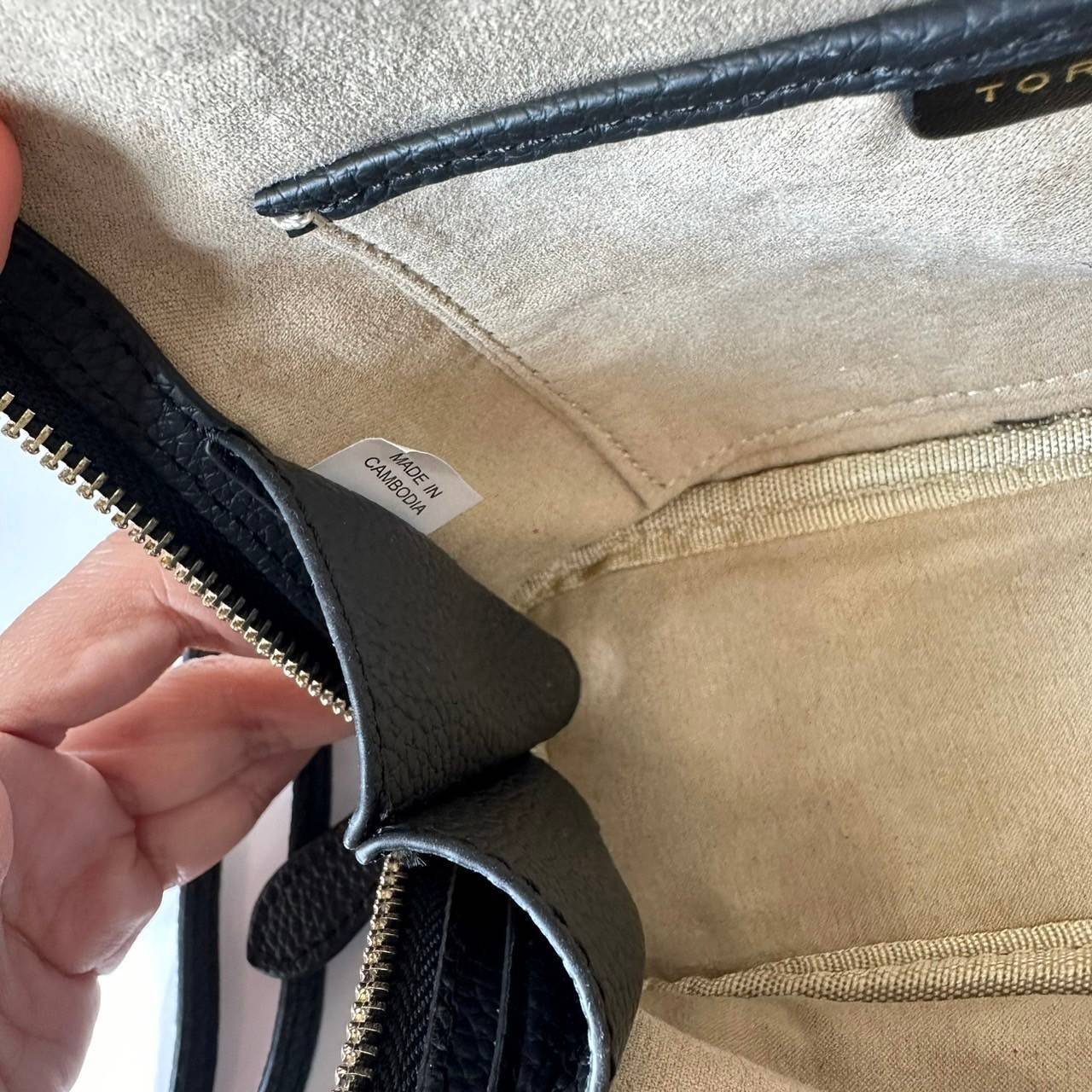 TORY BURCH MINI PEBBLED SWING BAG / Tory Mini Swing Bag in Pebbled Leather / T Monogram Jacquard Swing Bag กระเป๋าสะพาย คอลเลคชั่นใหม่ล่าสุดดีไซน์สุดคลาสสิก รูปทรงโดม