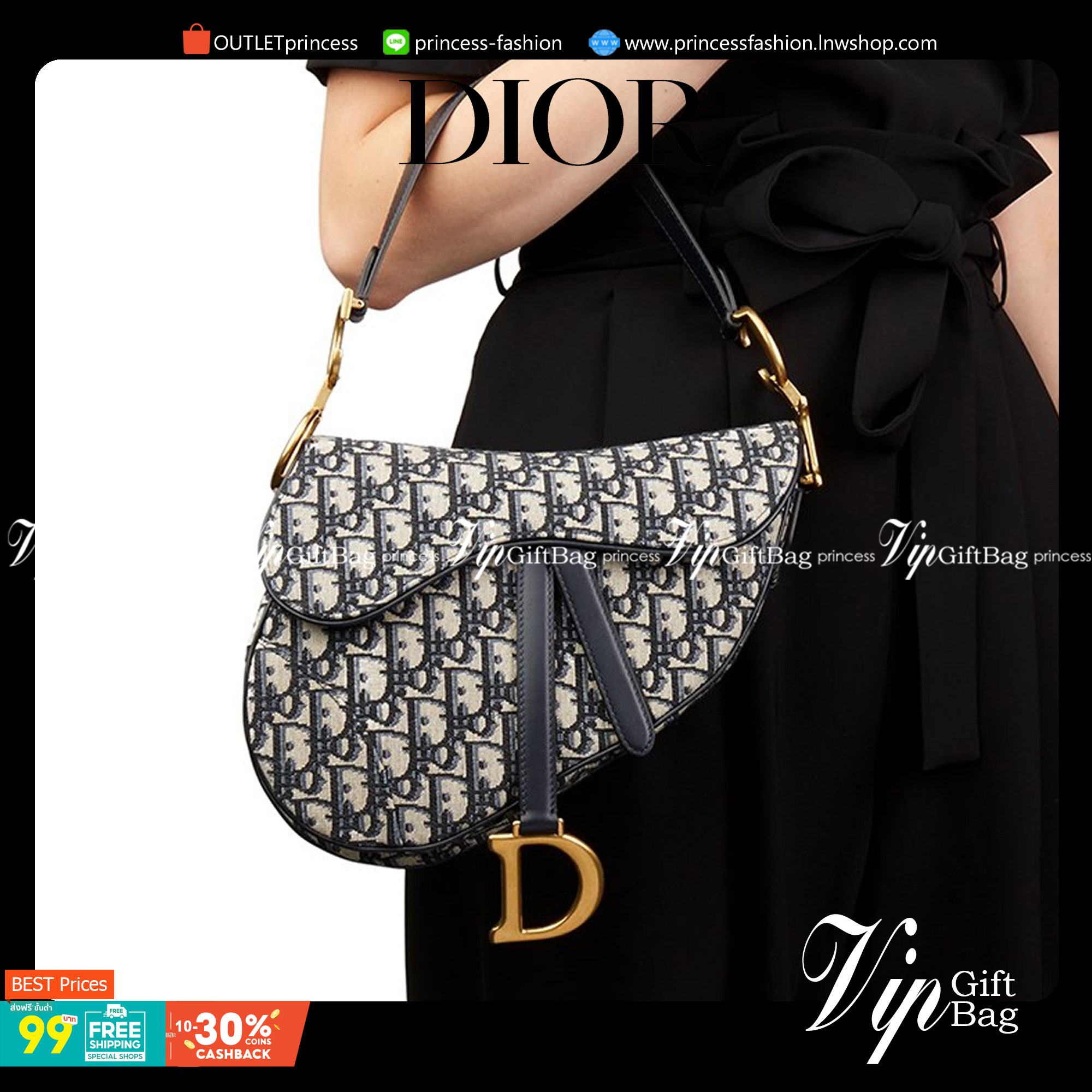 VIP GIFT CHRISTIAN DIOR Oblique Canvas Saddle Bag กระเป๋ารุ่นยอดนิยมตามแบบฉบับแบรนด์ ใช้งานได้ 2 แบบ สะพายยาว CROSSBODY และสายสั้นถือได้เก๋ๆ ลุคนี้คูลสุดๆ เลยค่าา ภาพถ่ายจากสินค้าจริง! สวยมาก พร้อมส่งที่ไทยราคาสุดคุ้ม สาวๆ ห้ามพลาดค่ะ!
