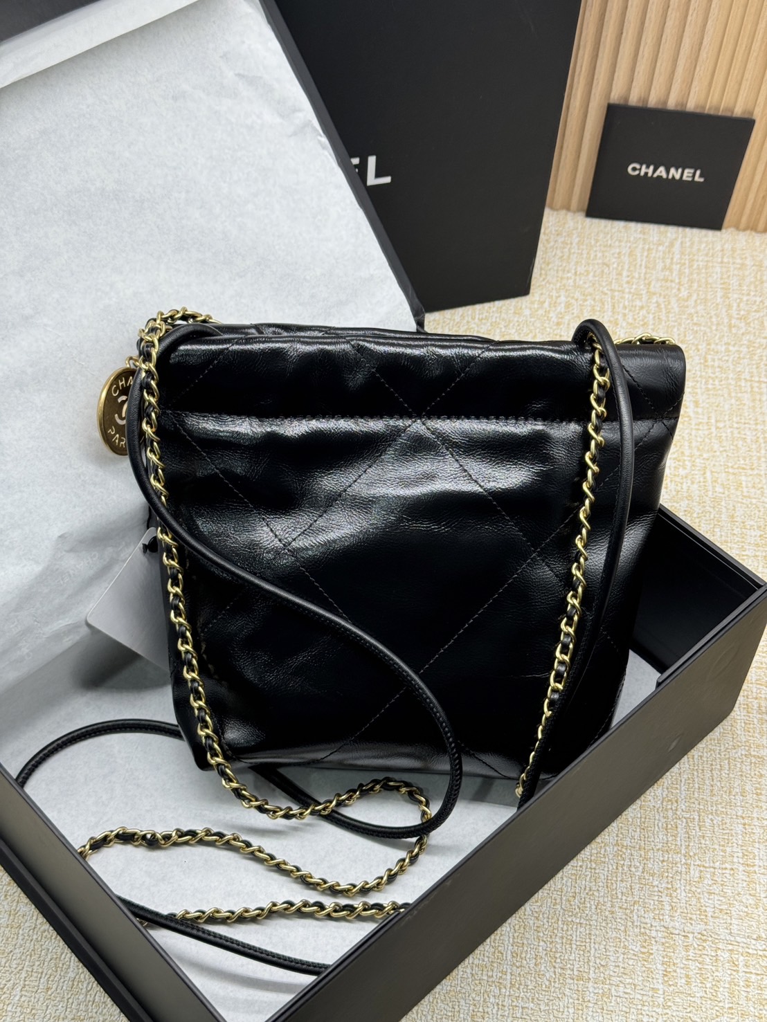 Chanel 22 Mini Handbag With Pearl Chain กระเป๋าทรงโท้ท เกรดออริ สลับแท้ 1:1 ใช้งานต่างประเทศได้