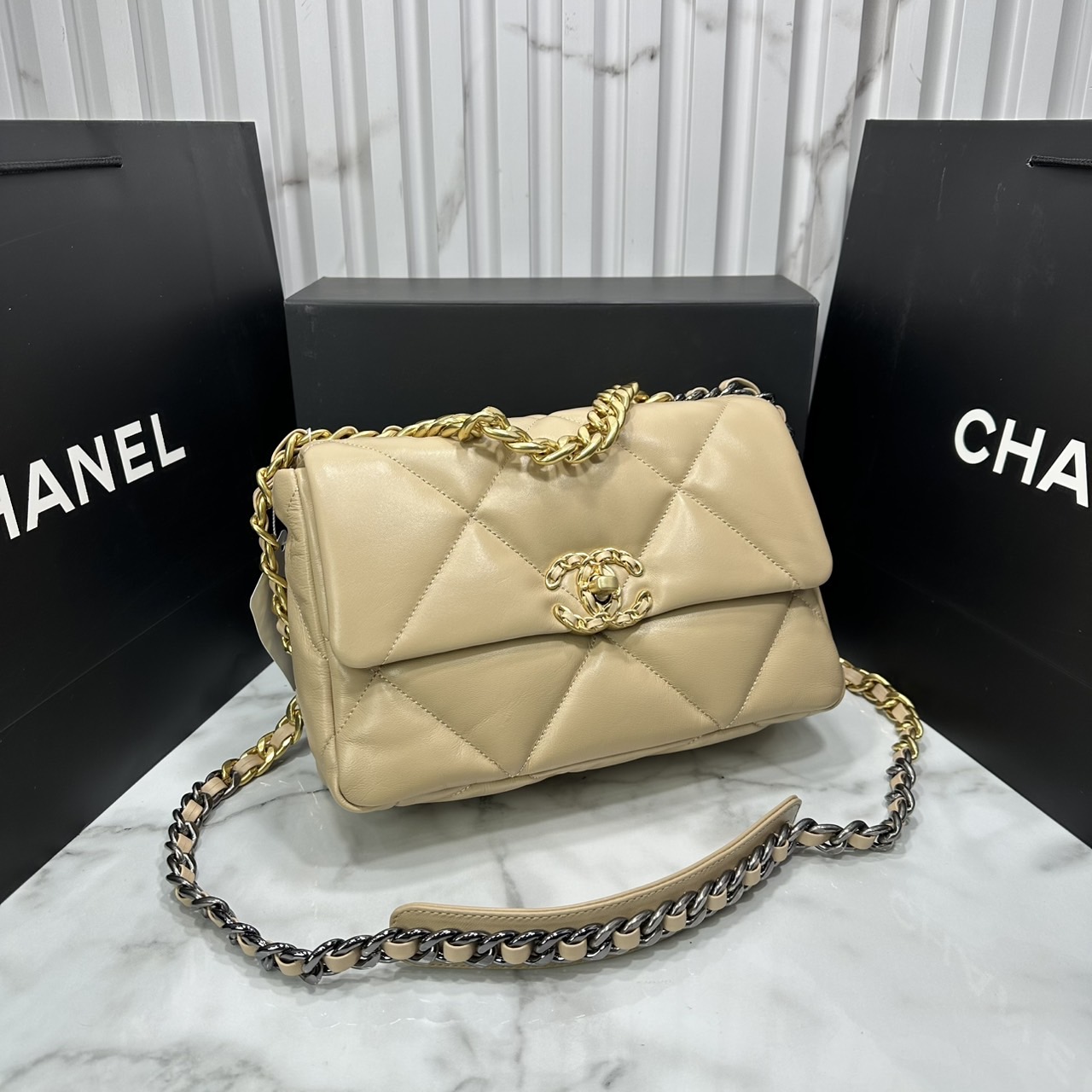 ORI หนังแท้ | CHANEL 19 Flap Bag 25cm กระเป๋าสะพายรุ่นยอดนิยม หนังนิ่มนุ่มลื่น หรูหราระดับตำนาน สวยงามเหนือกาลเวลา
