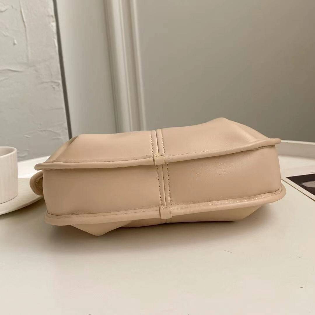 Coach ERGO SHOULDER BAG Glovetanned leather One credit card slot