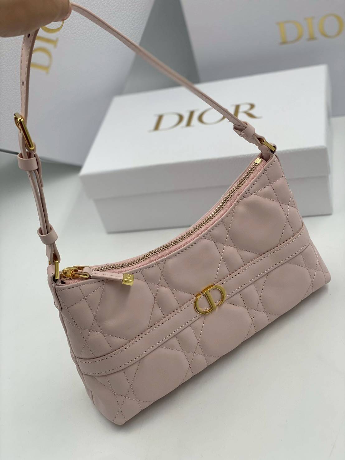 ORI หนังแท้ | DIOR Mini 30 Montaigne Cigale bag / DIOR Mini Miss Caro Cigale bag กระเป๋าสะพายไหล่ทรงโฮโบ ขนาดมินิเสริมไลน์ 30 Montaigne ด้วยรูปทรงทันสมัยและประณีตบรรจง