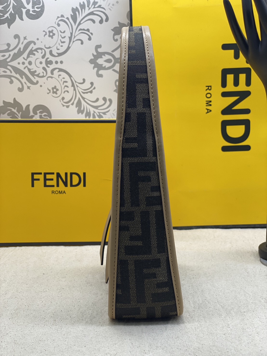 FENDI Mini Fendessence bag กระเป๋าถือลายโมโนแกรมรุ่นใหม่ 🧡 เกรดออริจินอล 1:1 สลับแท้ ใช้งานต่างประเทศได้