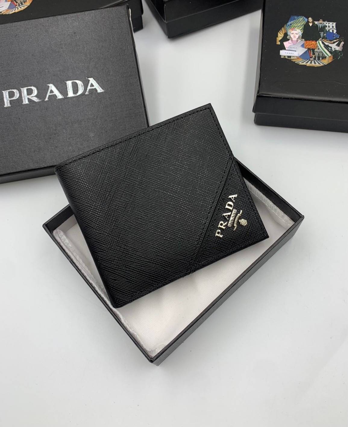 VIP หนังแท้ 】PRADA Saffiano Bifold Wallet logo plaque bi-fold men wallet