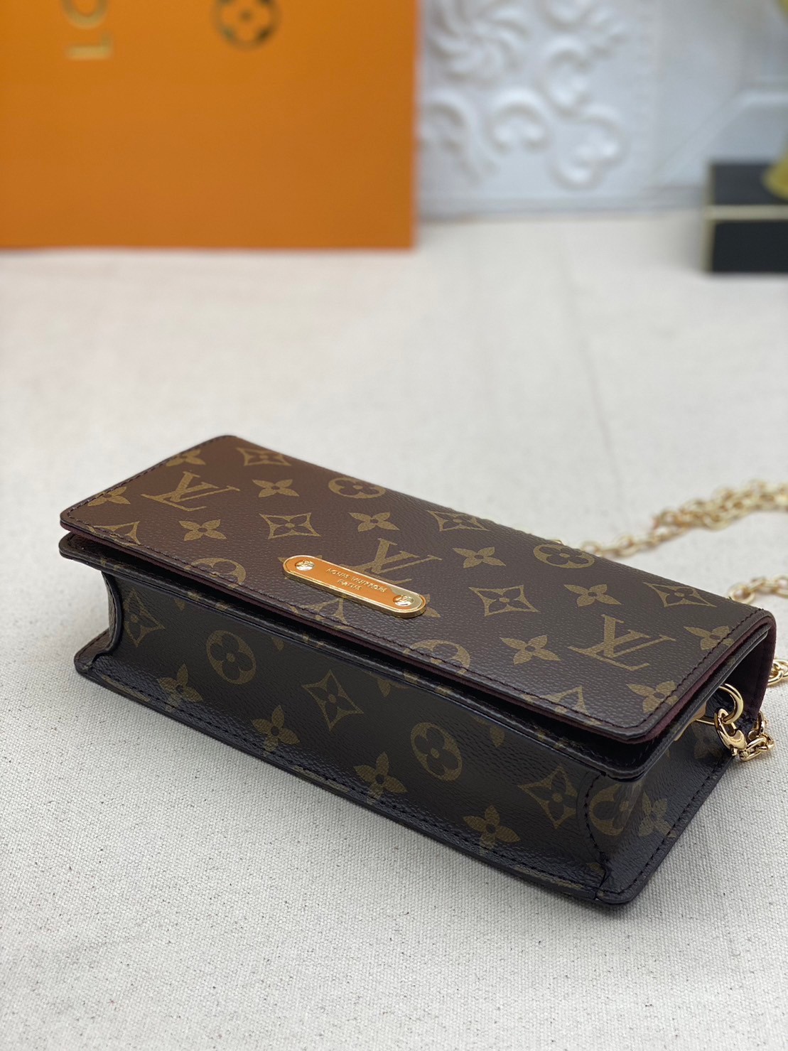 LV Wallet On Chain Lily Monogram Canvas / LV BAG พร้อมส่ง กระเป๋าสะพายทรงพอช คลาสสิค ดีไซน์เรียบหรู **รอบนี้จัดราคาพิเศษสุดคุ้ม งานสวยเกินราคาค่ะ