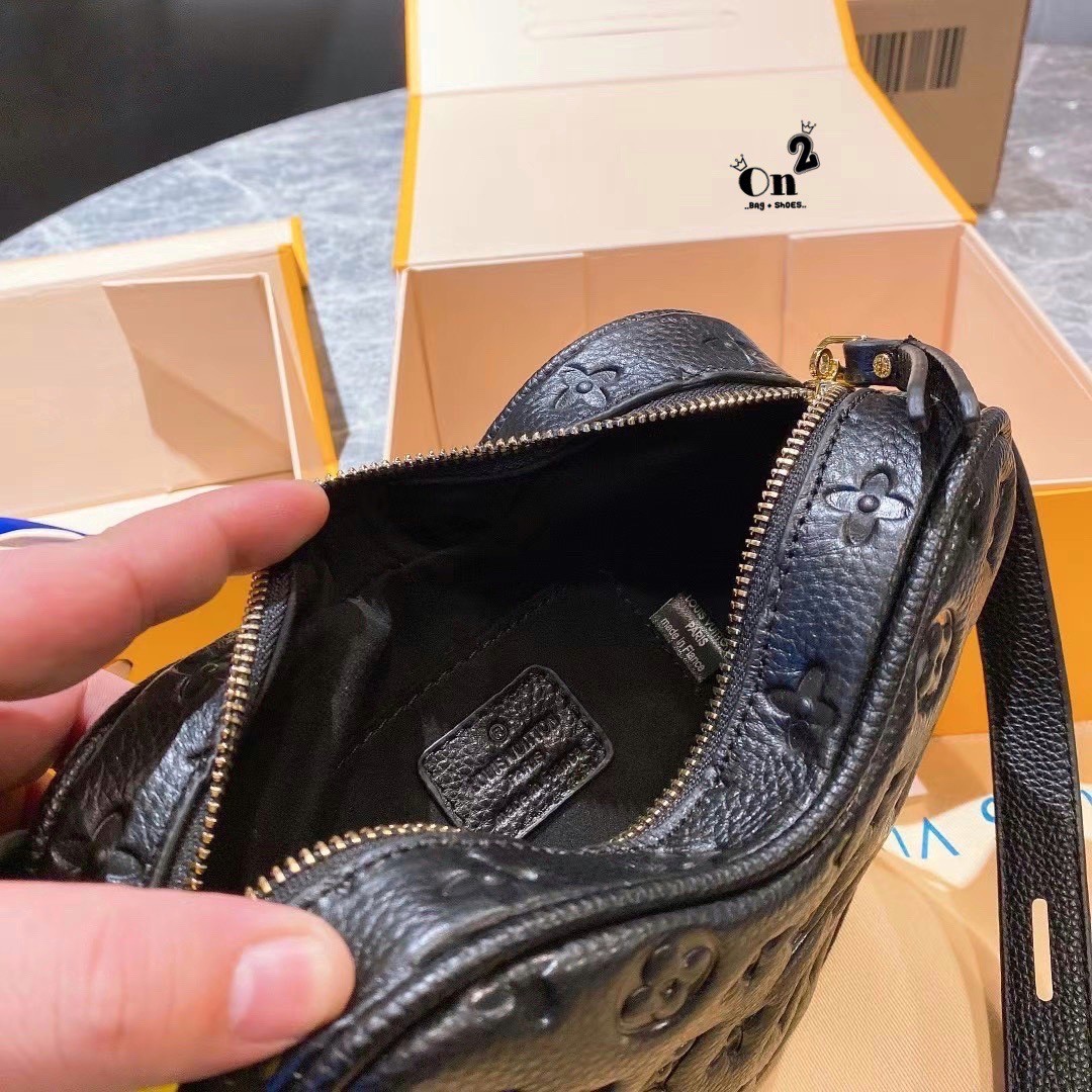 LV Sac Coeur handbag / LV Heart Puffy Bag ปังไม่ไหว กระเป๋าสะพายรูปทรงหัวใจ งานสวยเป๊ะ หนังปั้มลายโมโนแกรม แมทง่ายเข้าได้ทุกลุค ภาพสินค้าถ่ายจากงานขายจริง ใช้งานต่างประเทศได้