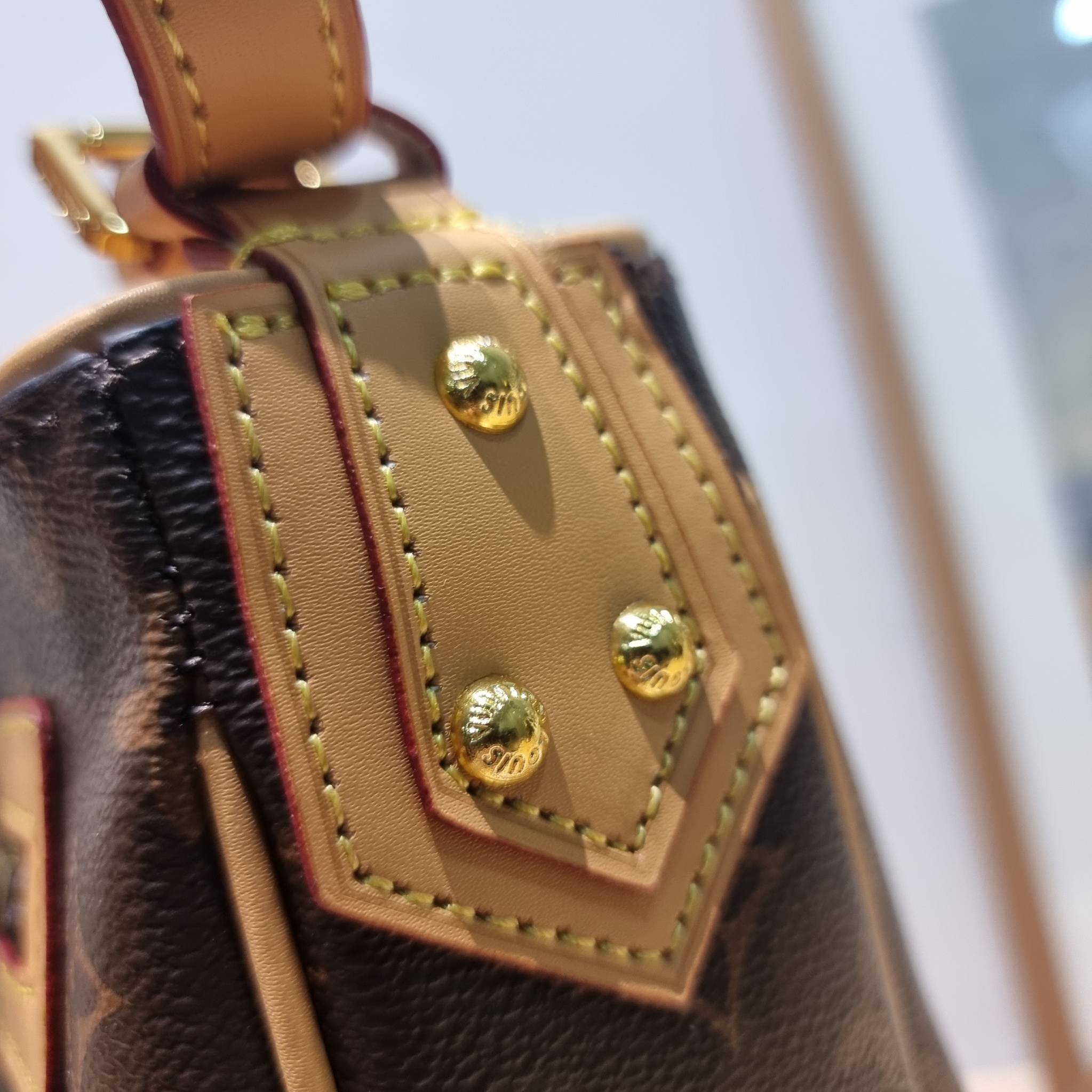 LV Hudson GM Monogram / LV hudson messenger bag กระเป๋าสะพายคลาสสิคทรงแมสเซนเจอร์ สวยอยู่ทรง ดีไซน์ไม่ซ้ำ ดีเทลหลากหลาย