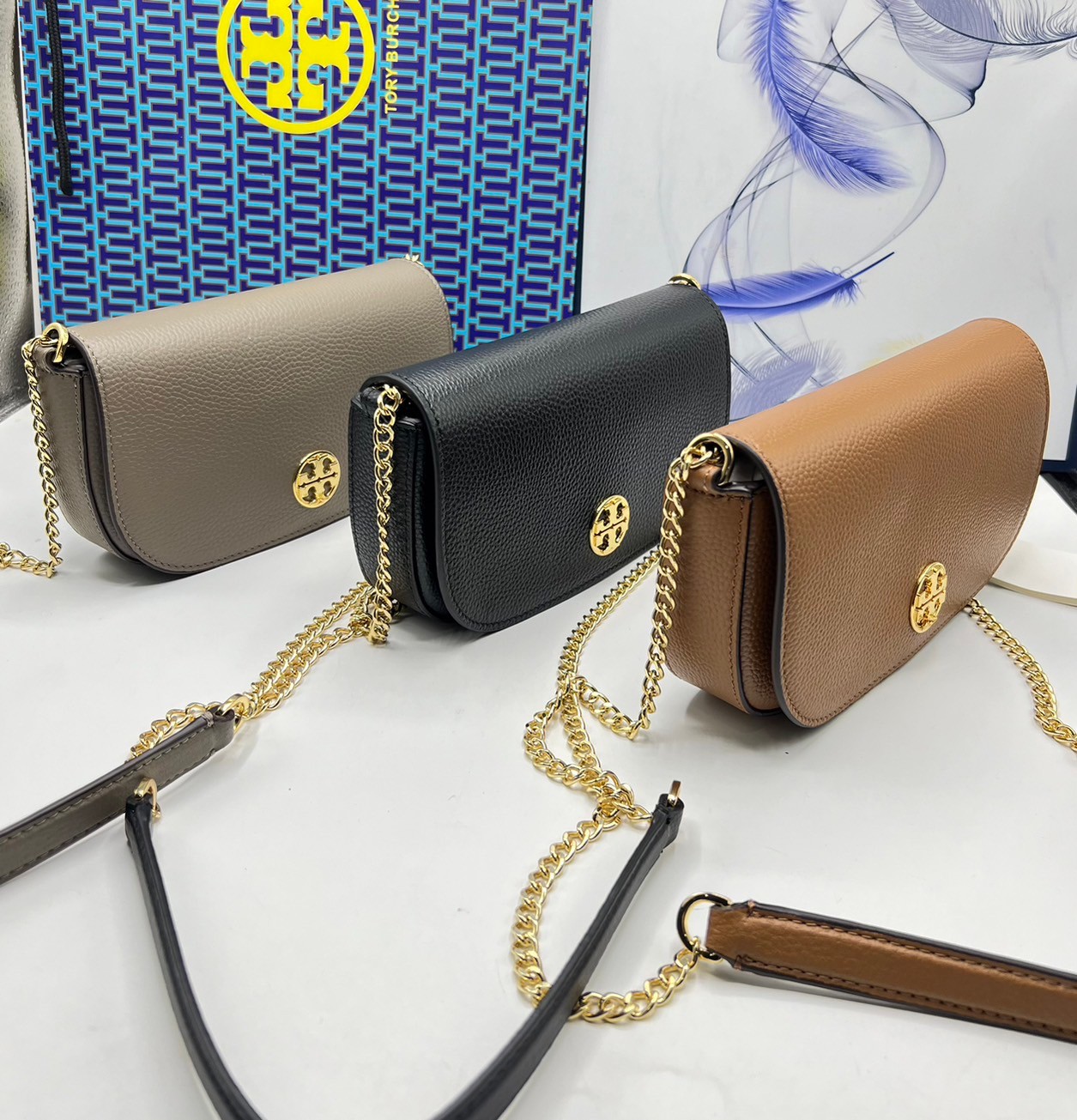 TORY BURCH Chelsea Pebbled Crossbody Bag กระเป๋าสะพายเรียบหรู เกรดออริ สลับแท้ 1:1 ใช้งานต่างประเทศได้