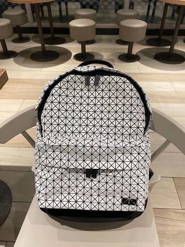 VIP GIFT 】BAOBAO ISSEY MIYAKE Kuro Daypack Backpack