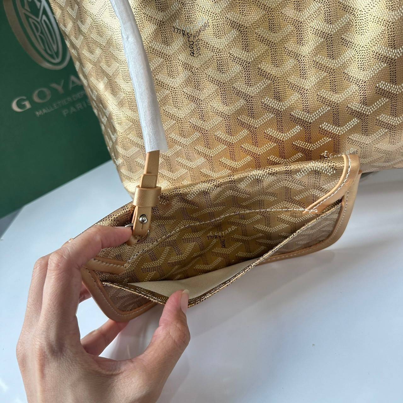 พร้อมส่ง 5 สี PM GOYARD ANJOU PM REVERSIBLE TOTE BAG / Goyard tote bag กระเป๋าทรงโท้ทใบใหญ่ เกรดไฮเอน 1:1 ใช้งานต่างประเทศได้ ภาพถ่ายจากงานขายจริง