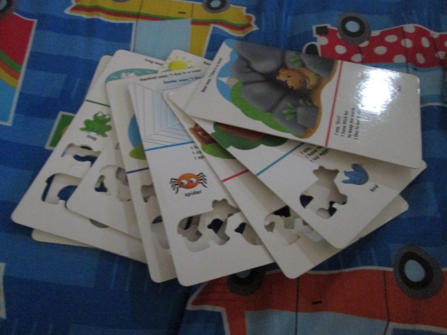 Scholastic- HANDS-ON LEARNING (Where do I live?) Stacking cardsของเล่นเสริมพัฒนาการเด็กมือสอง