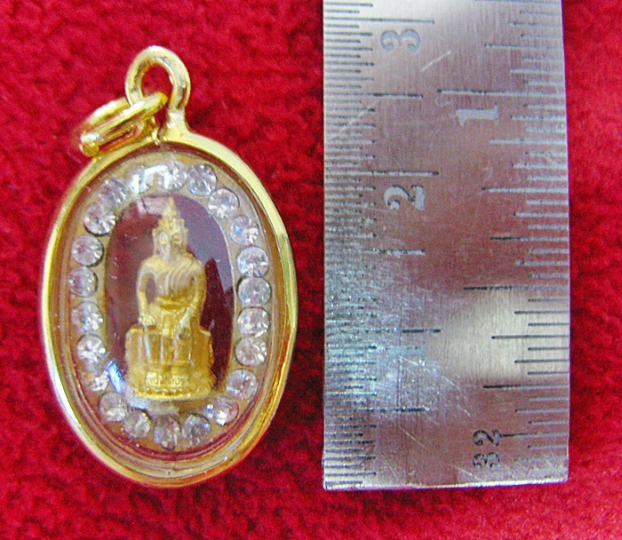 สินค้าหมดค่ะ จี้พระประจำวันเกิดวันพุธกลางคืน ปางป่าเลไลย์ องค์ใหญ่ล้อมเพชรเลี่ยมทองไมครอนค่ะ